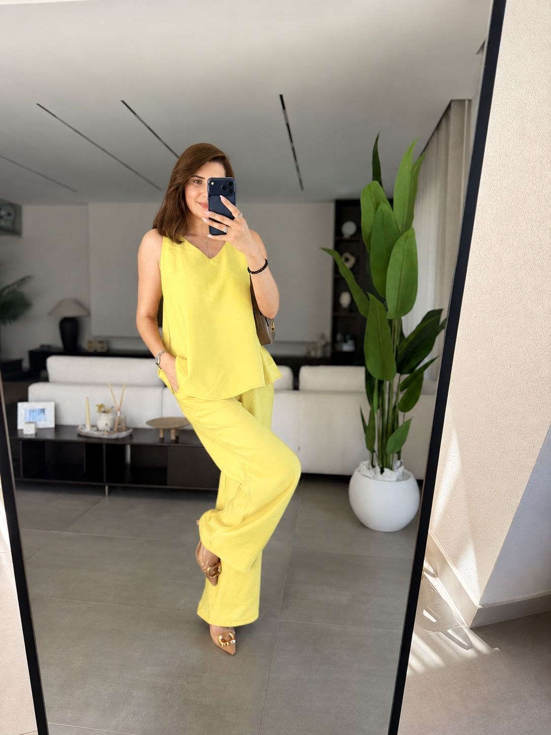 Sarı V Yaka Tencel Kolsuz Takım