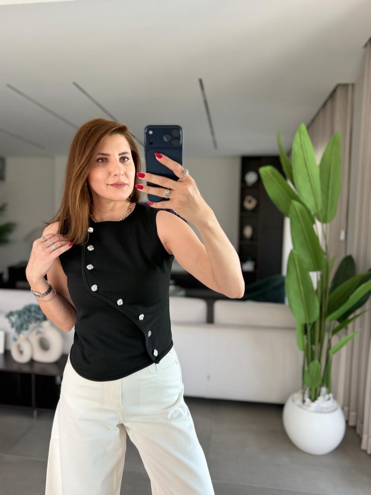 Siyah Asimetrik Düğmeli Bluz