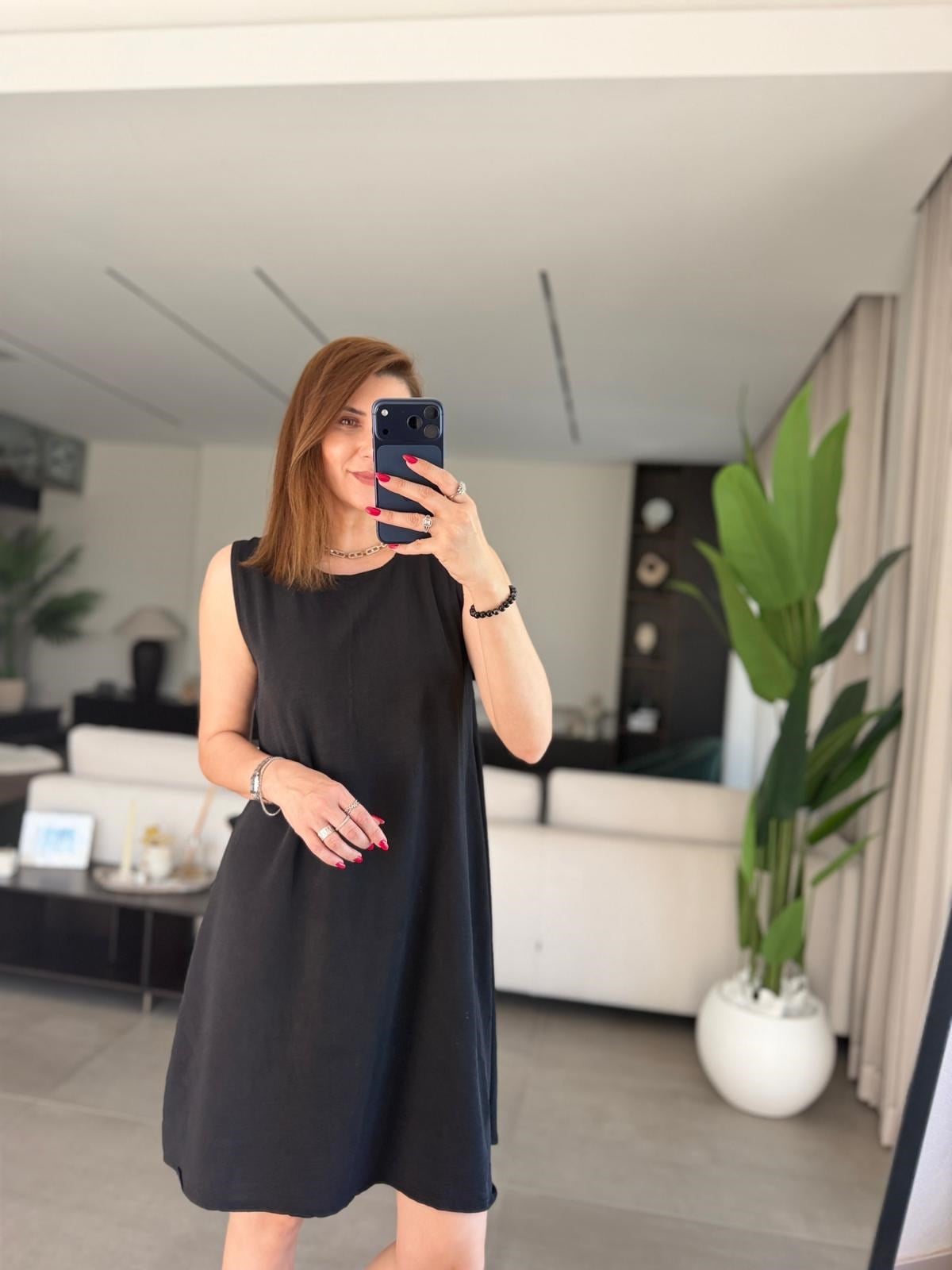 Siyah Ayrobin Kolsuz Elbise