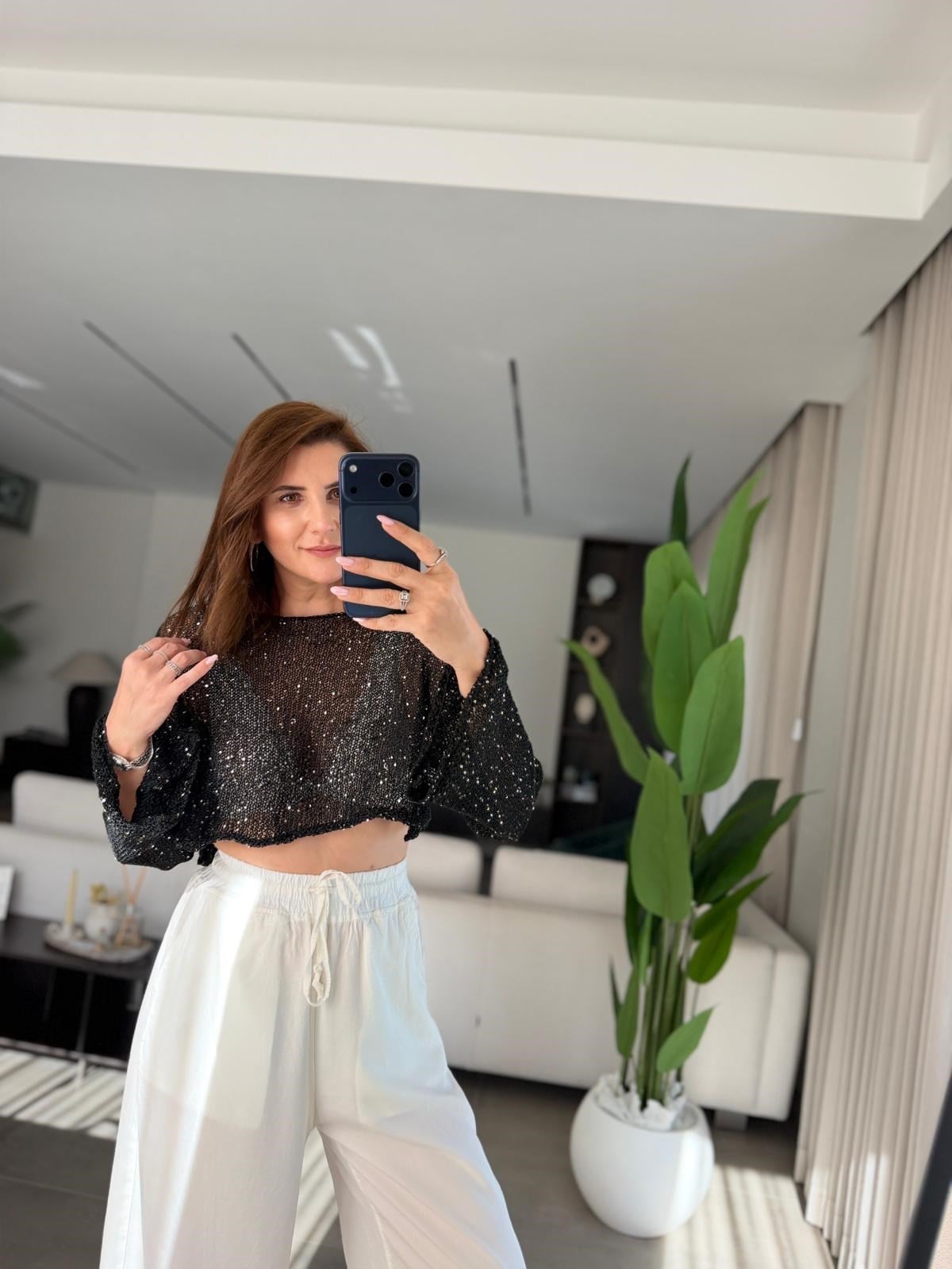 Siyah Crop Pullu Bluz
