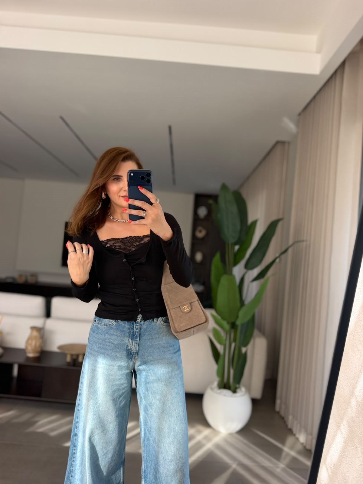 Siyah  Dantel Garnili Düğmeli Bluz