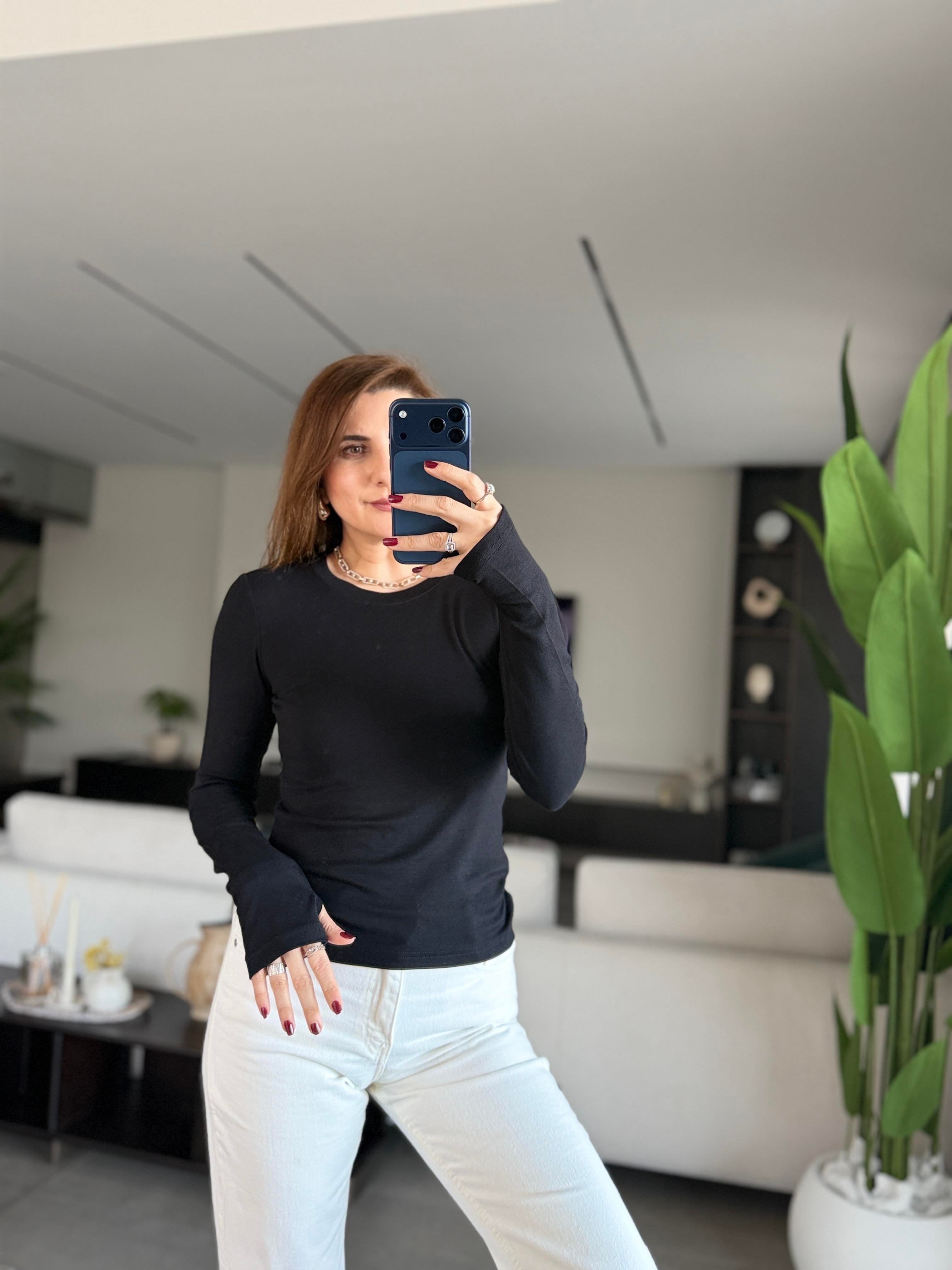 Siyah Dora Parmak Geçmeli Bluz
