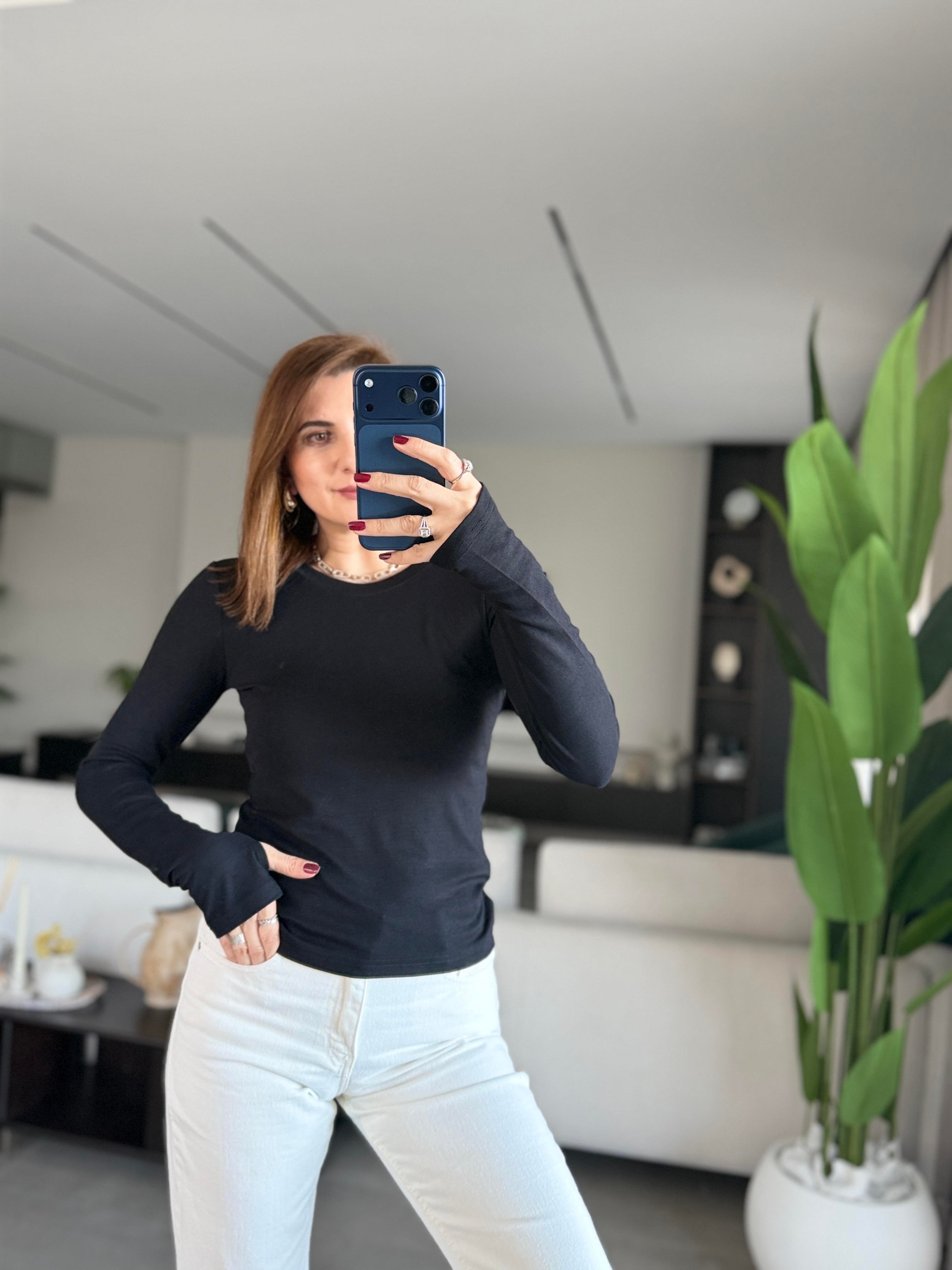 Siyah Dora Parmak Geçmeli Bluz