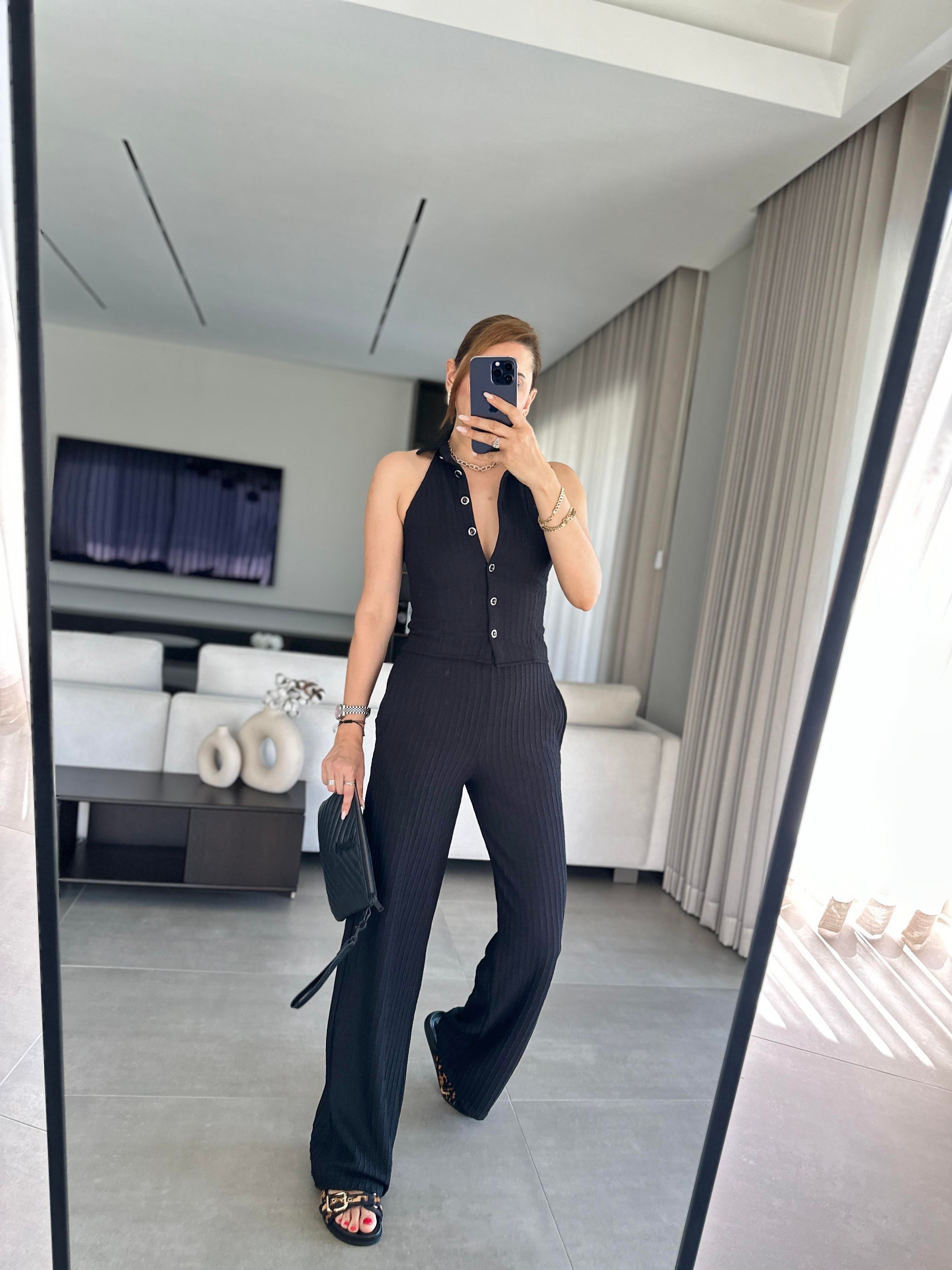 Siyah Düğmeli Halter Yaka Pantolon Takım