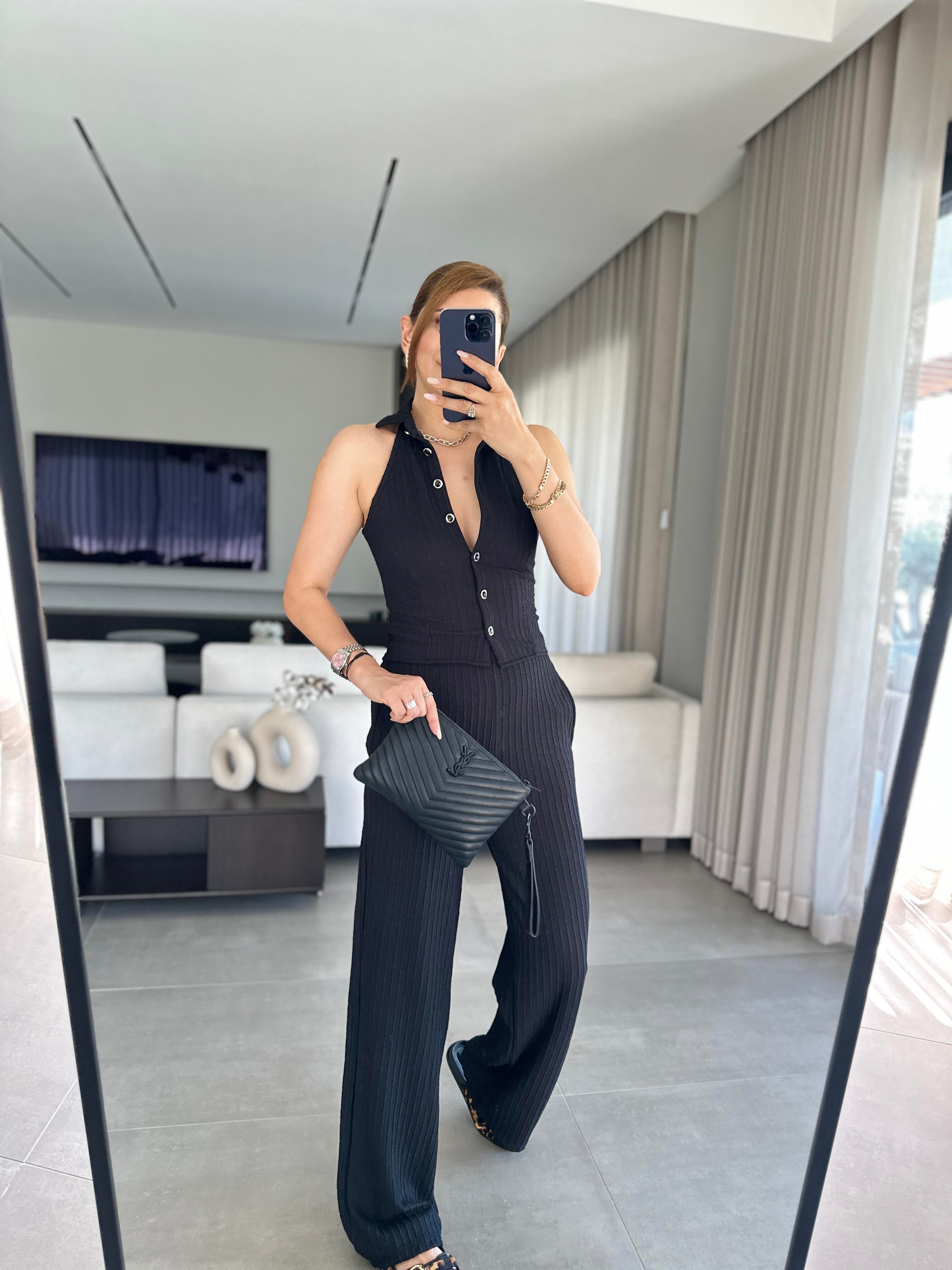 Siyah Düğmeli Halter Yaka Pantolon Takım
