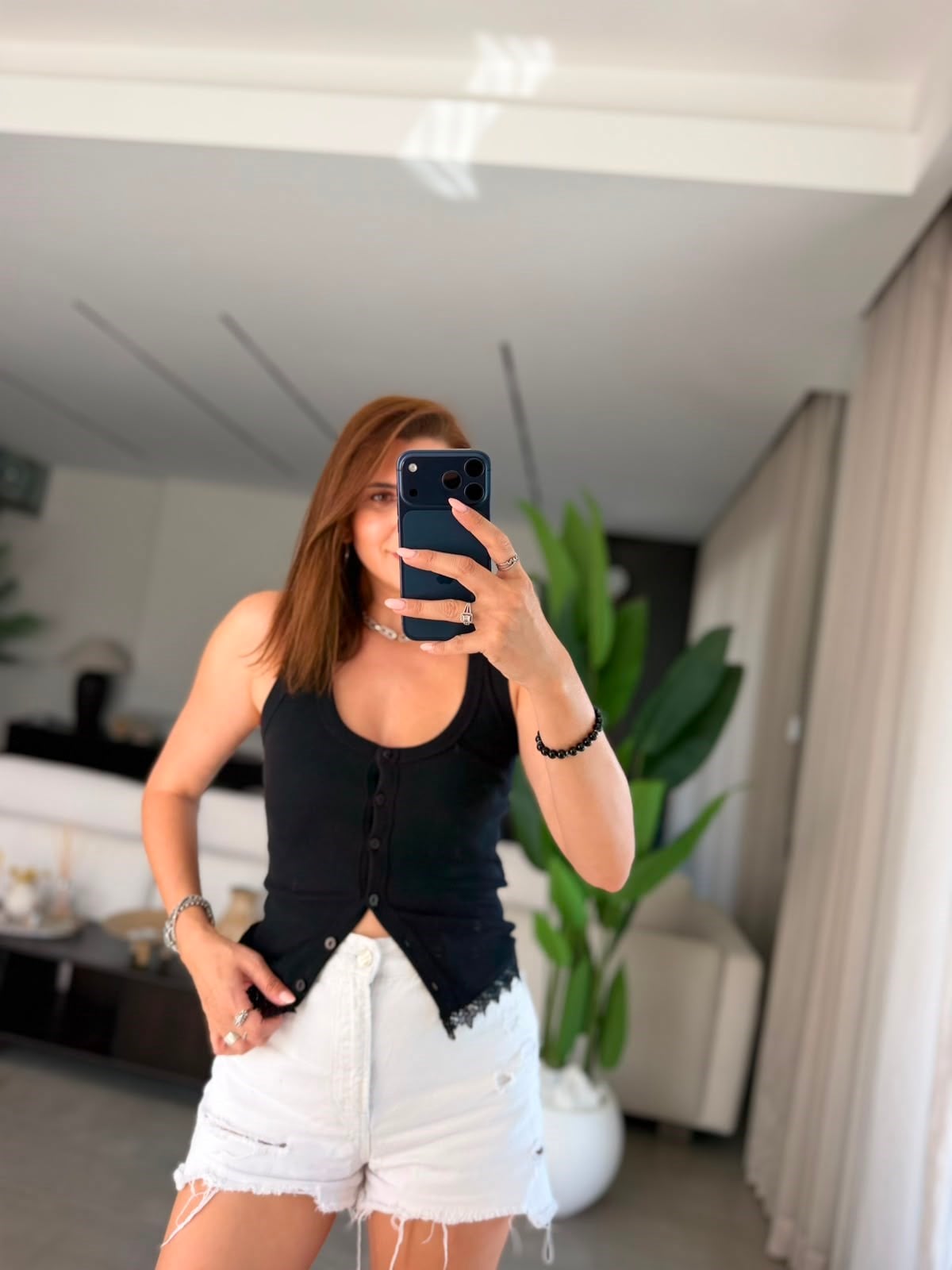 Siyah Eteği Dantelli Ön Düğmeli Atlet