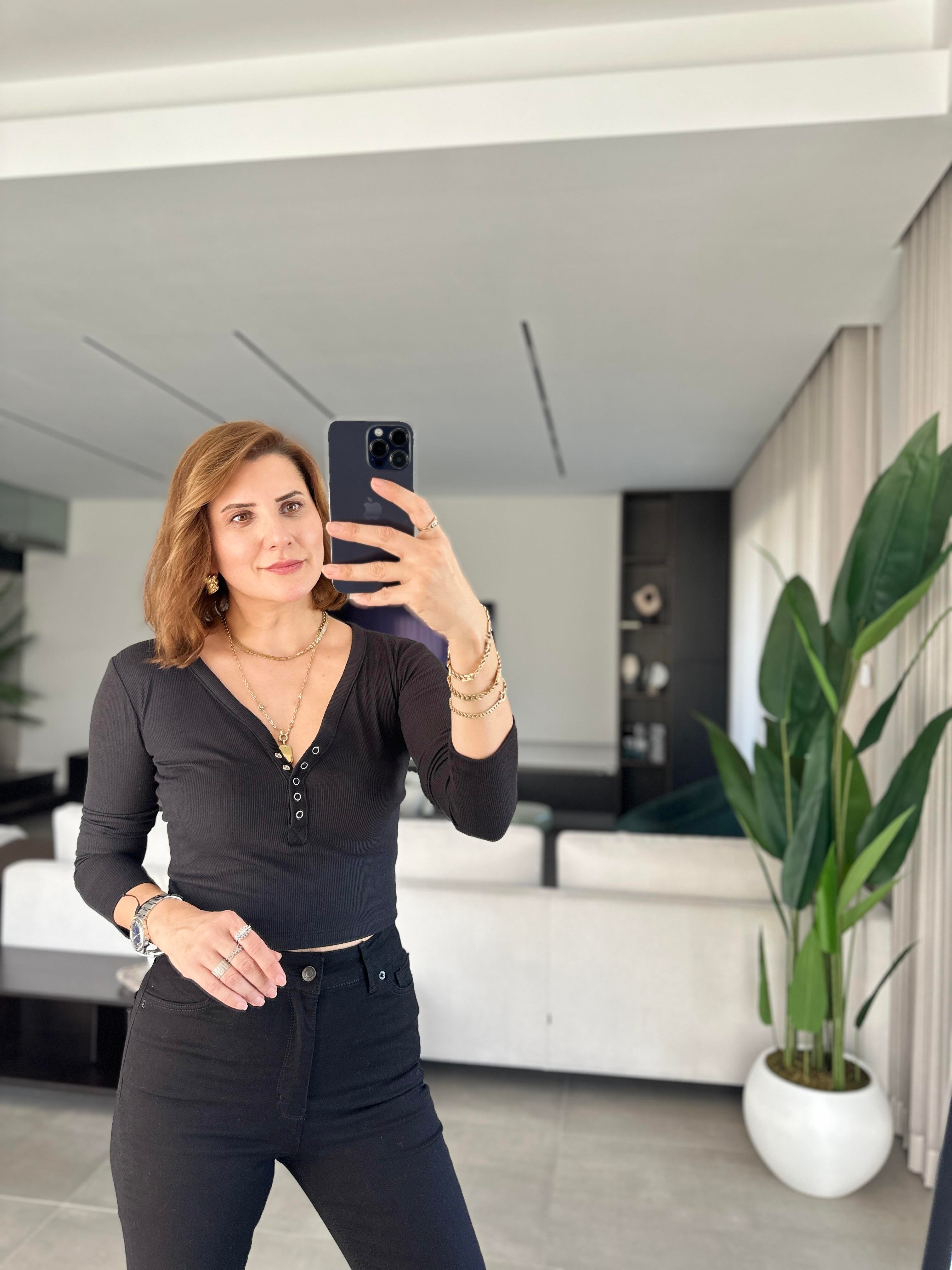 Siyah Fitilli V Yaka Çıtçıtlı Bluz