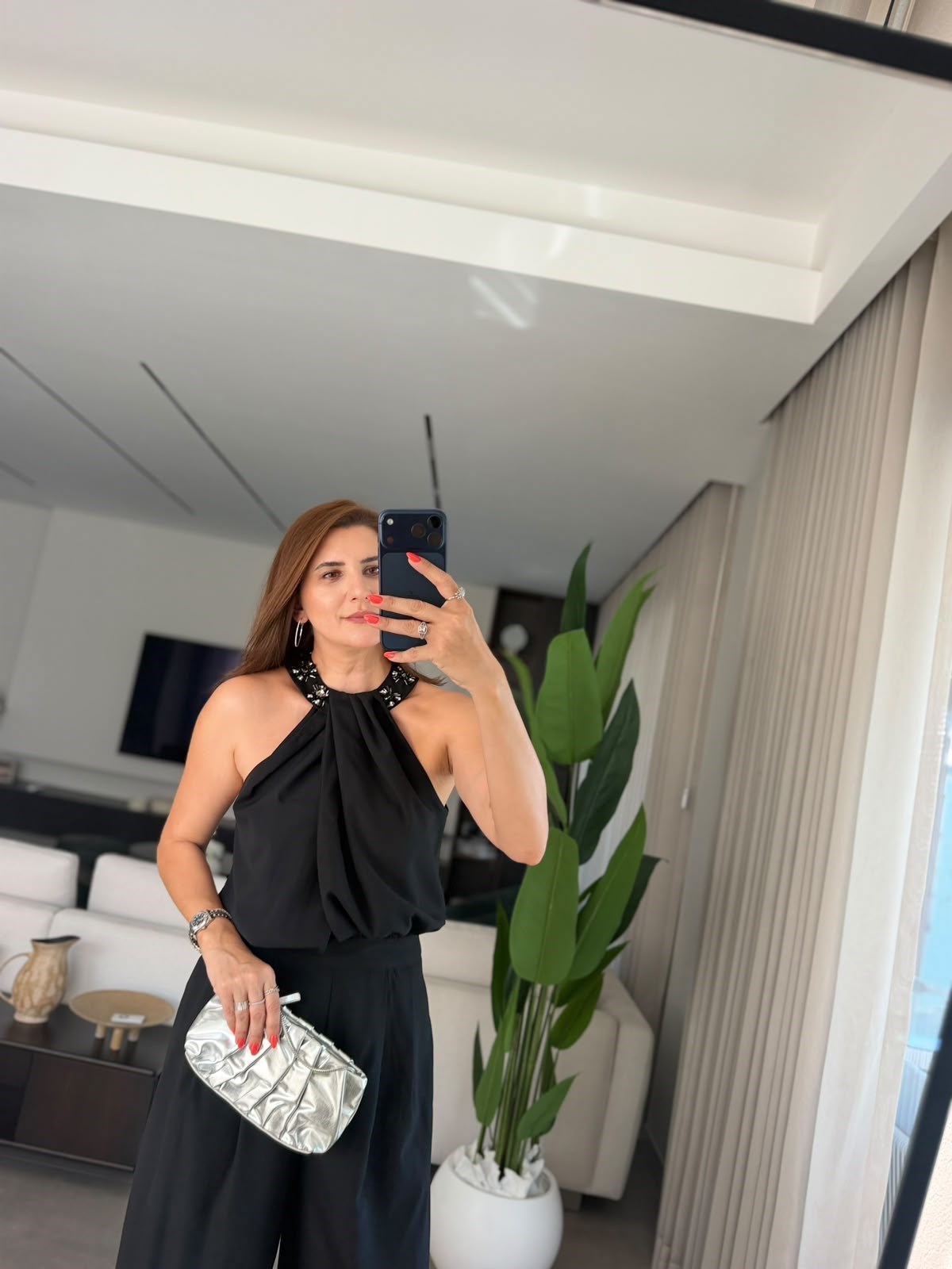 Siyah Göğüs Dekolteli Boyun Taşlı Tulum
