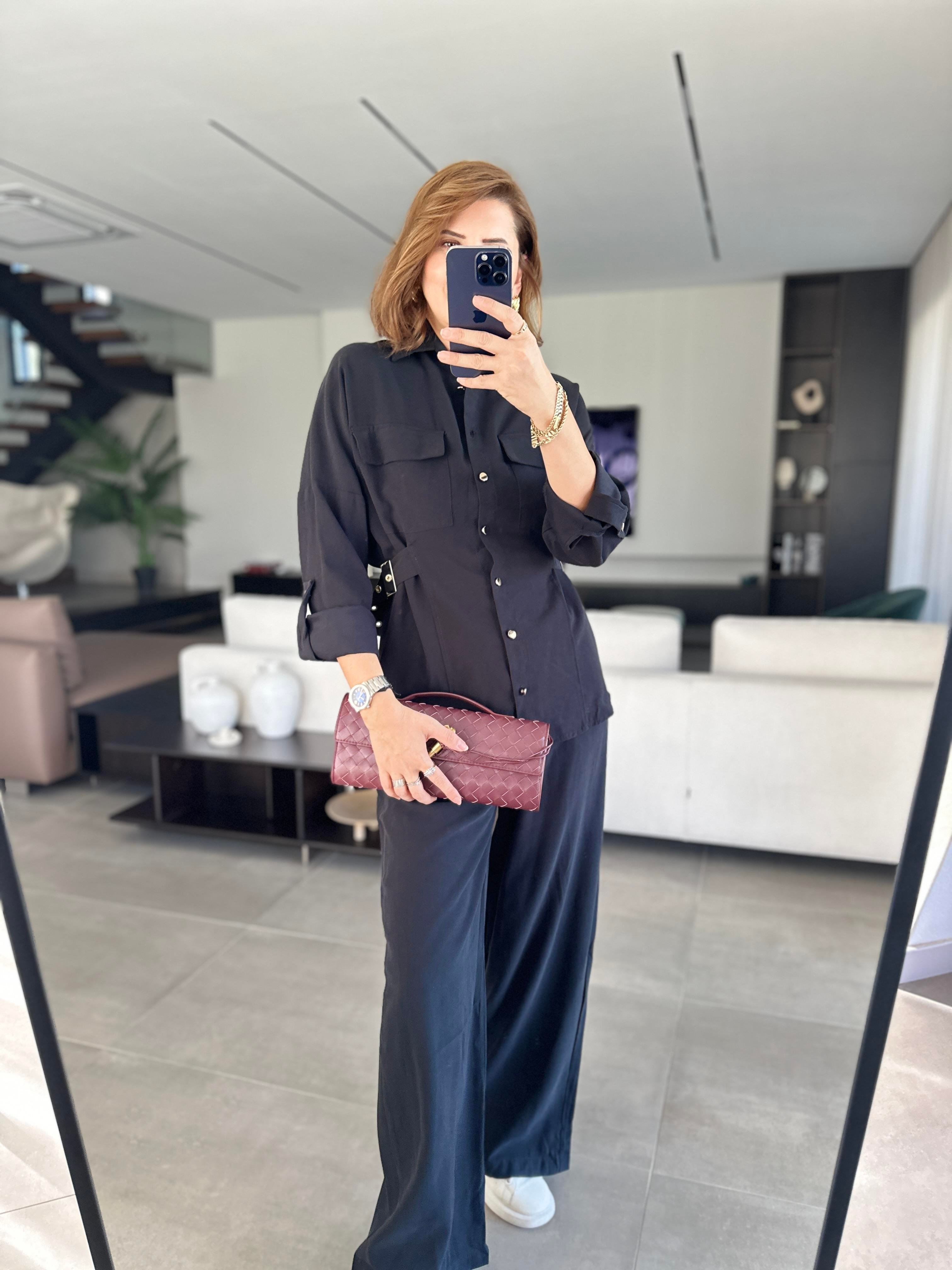 Siyah Gömleği Tokalı Tencel Pantolonlu Takım
