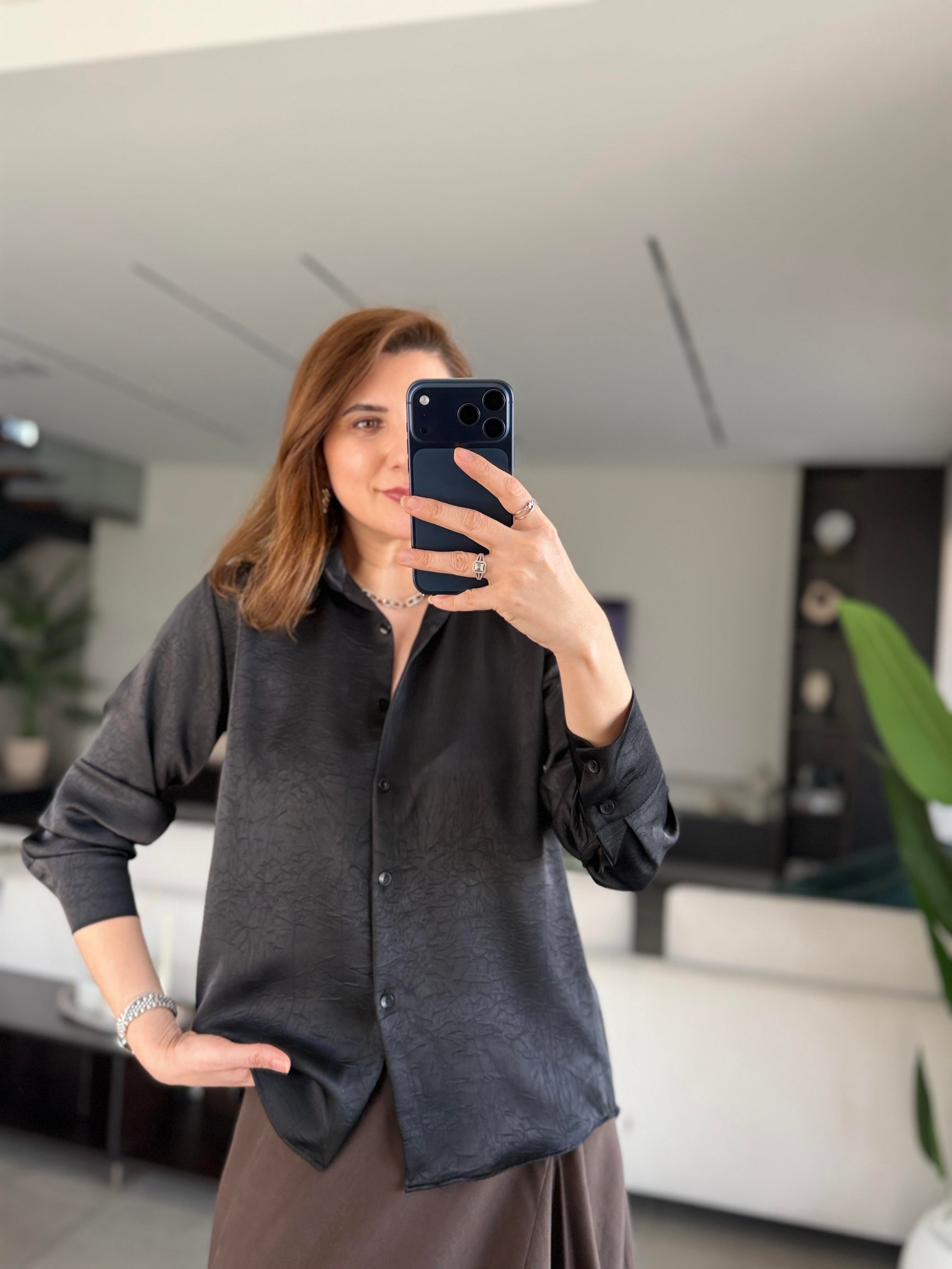 Siyah Jakar Saten Gömlek