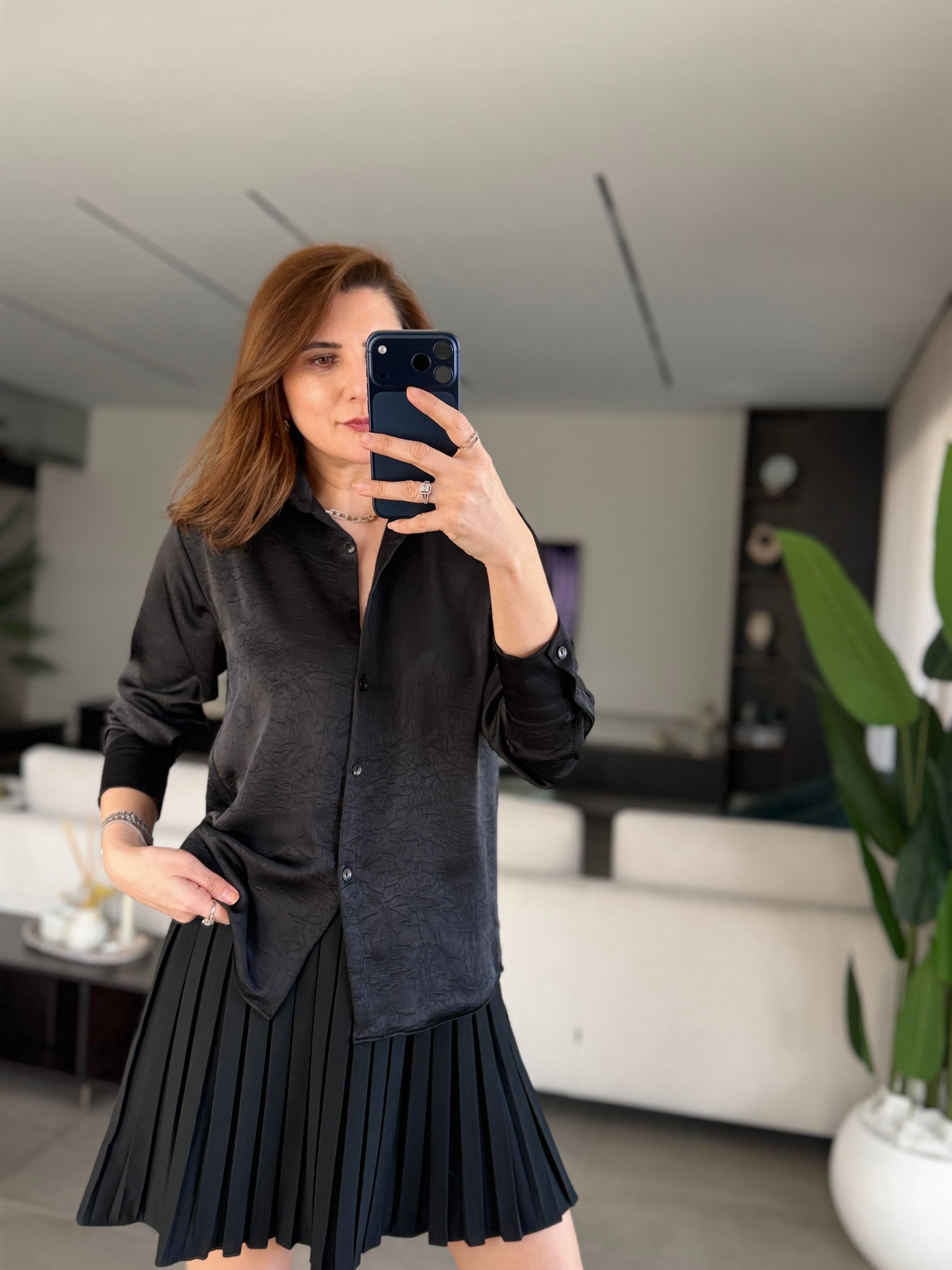 Siyah Jakar Saten Gömlek