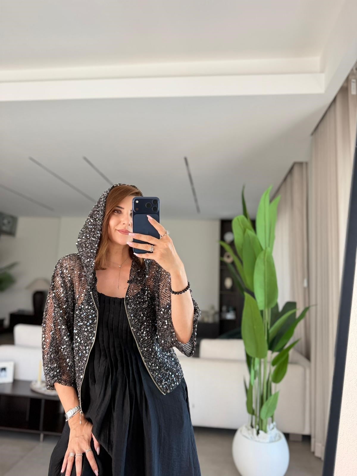 Siyah Kapşonlu File Bluz