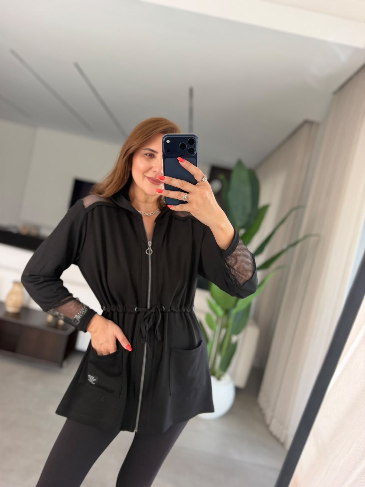 Siyah Kapşonlu File Ceket