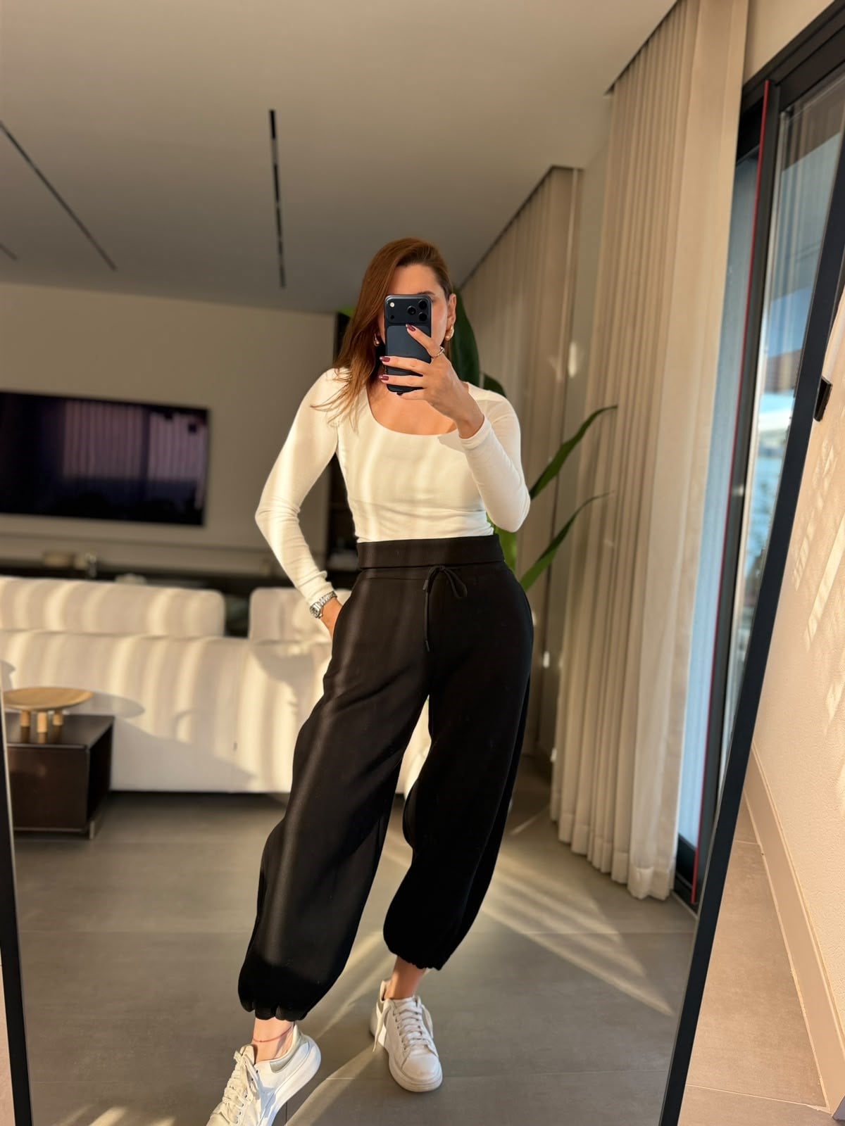 Siyah Kaşkorse Kemerli Pantolon