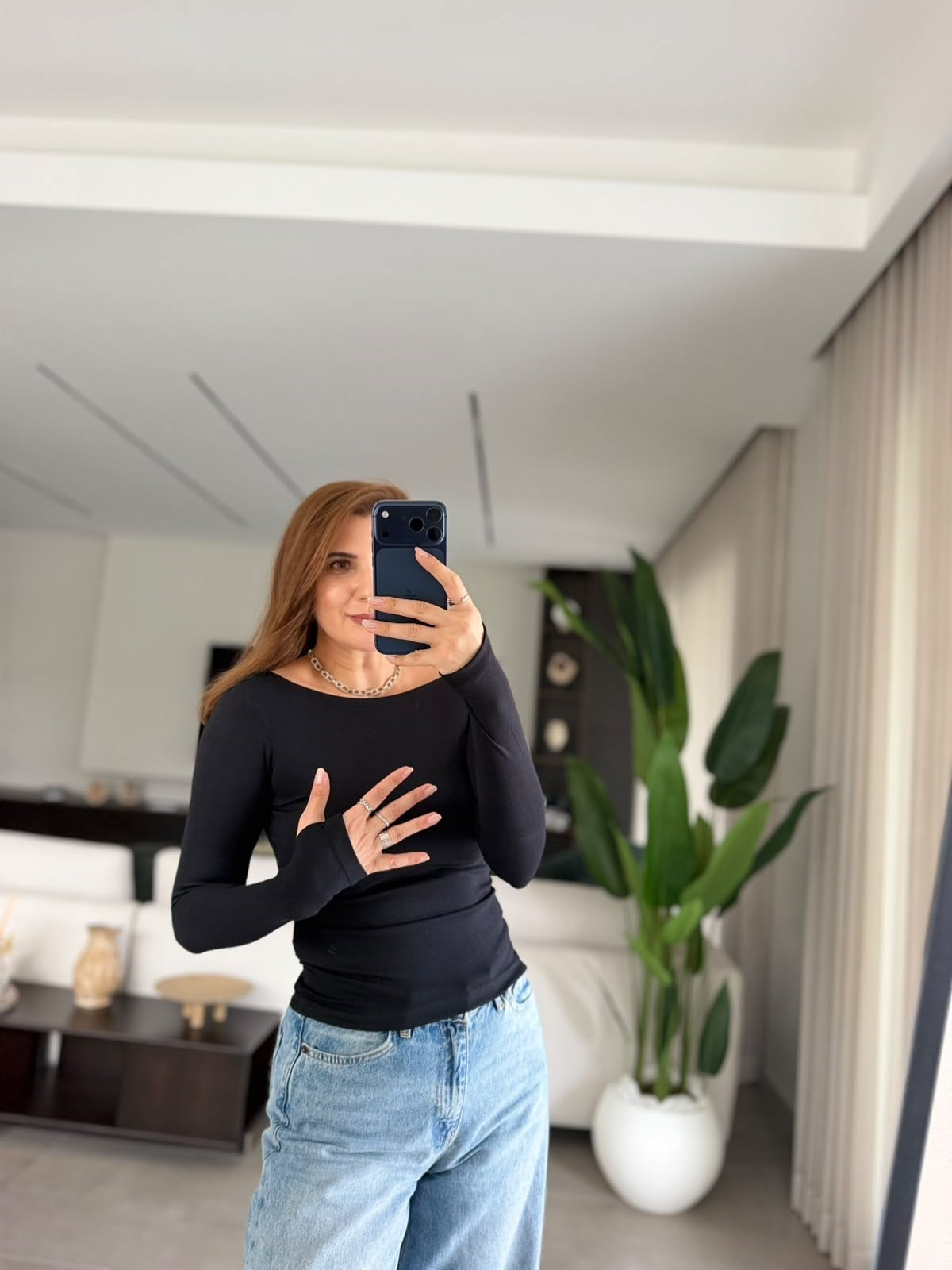 Siyah  Kayık Yaka Parmak Geçmeli Bluz