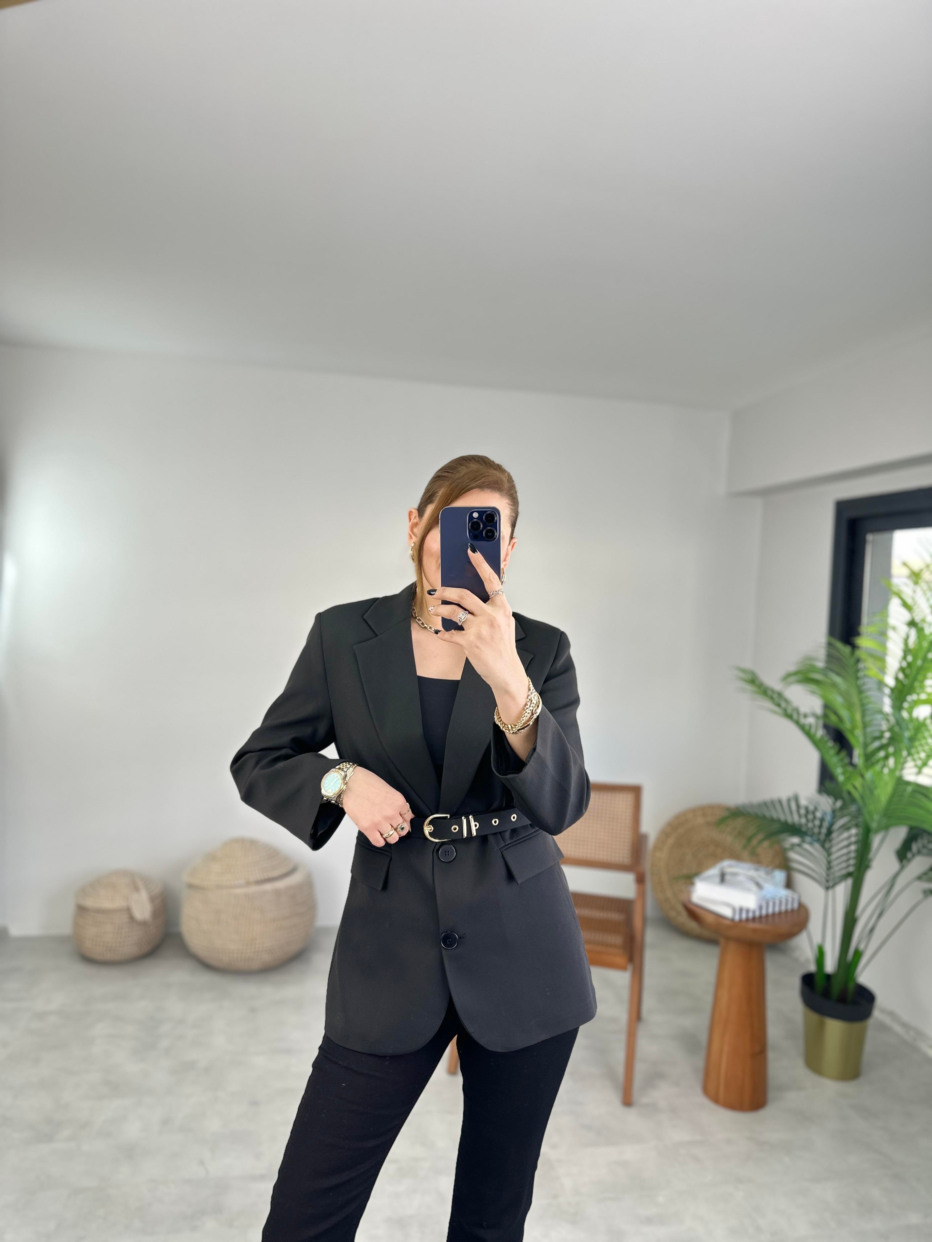 Siyah Kemerli Blazer Ceket