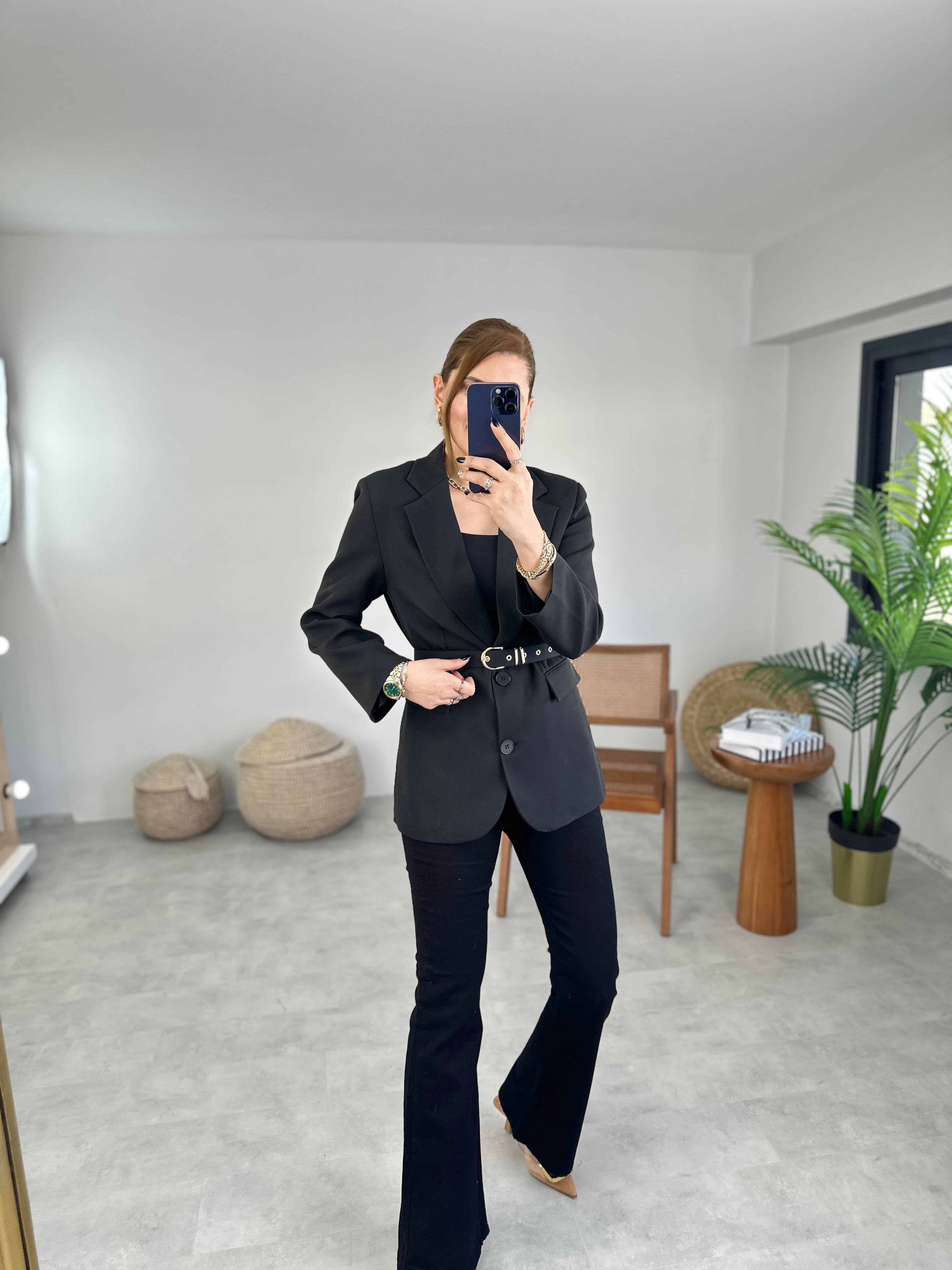 Siyah Kemerli Blazer Ceket
