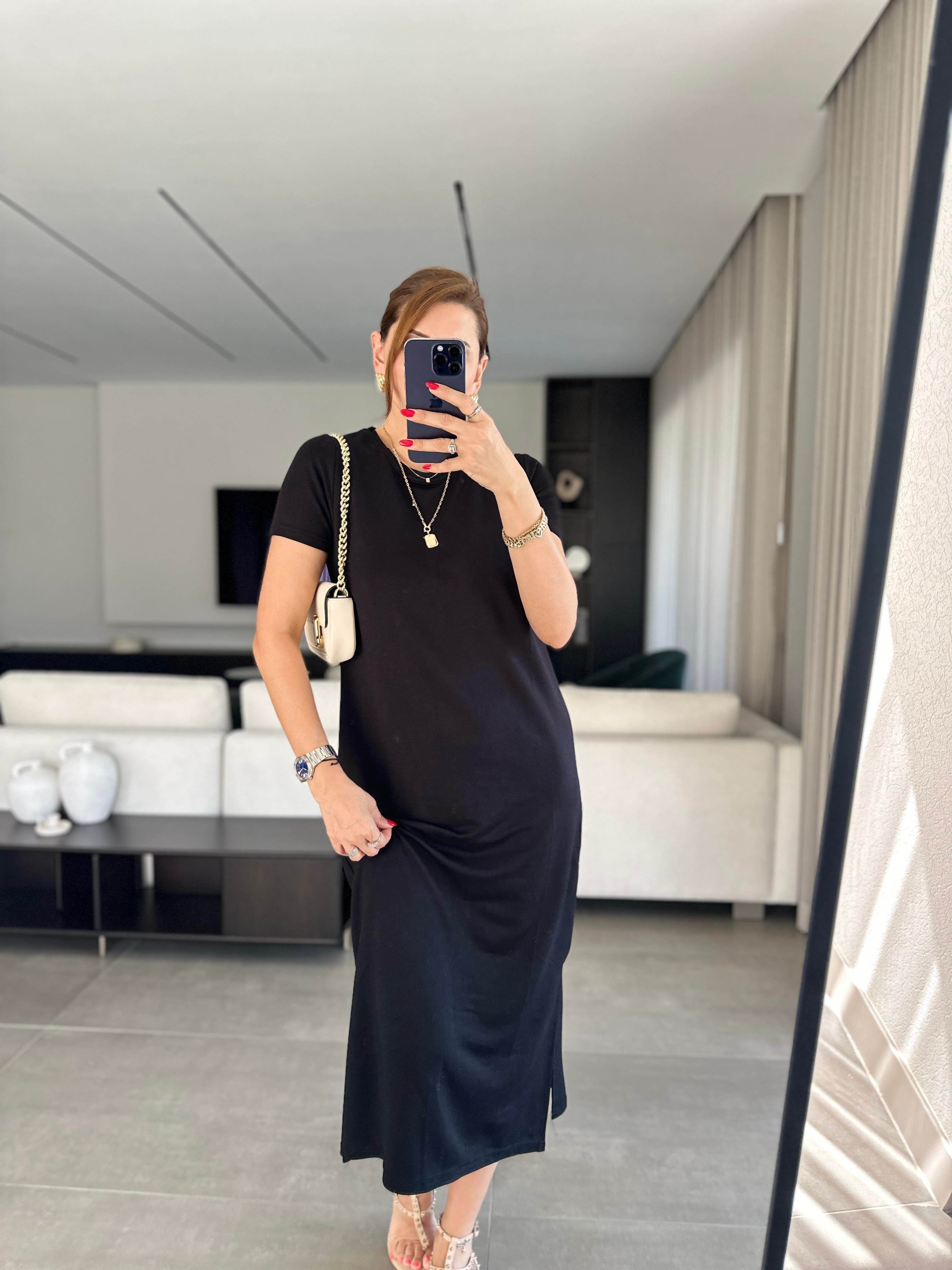 Siyah Kısa Kollu Basic Yırtmaçlı Elbise