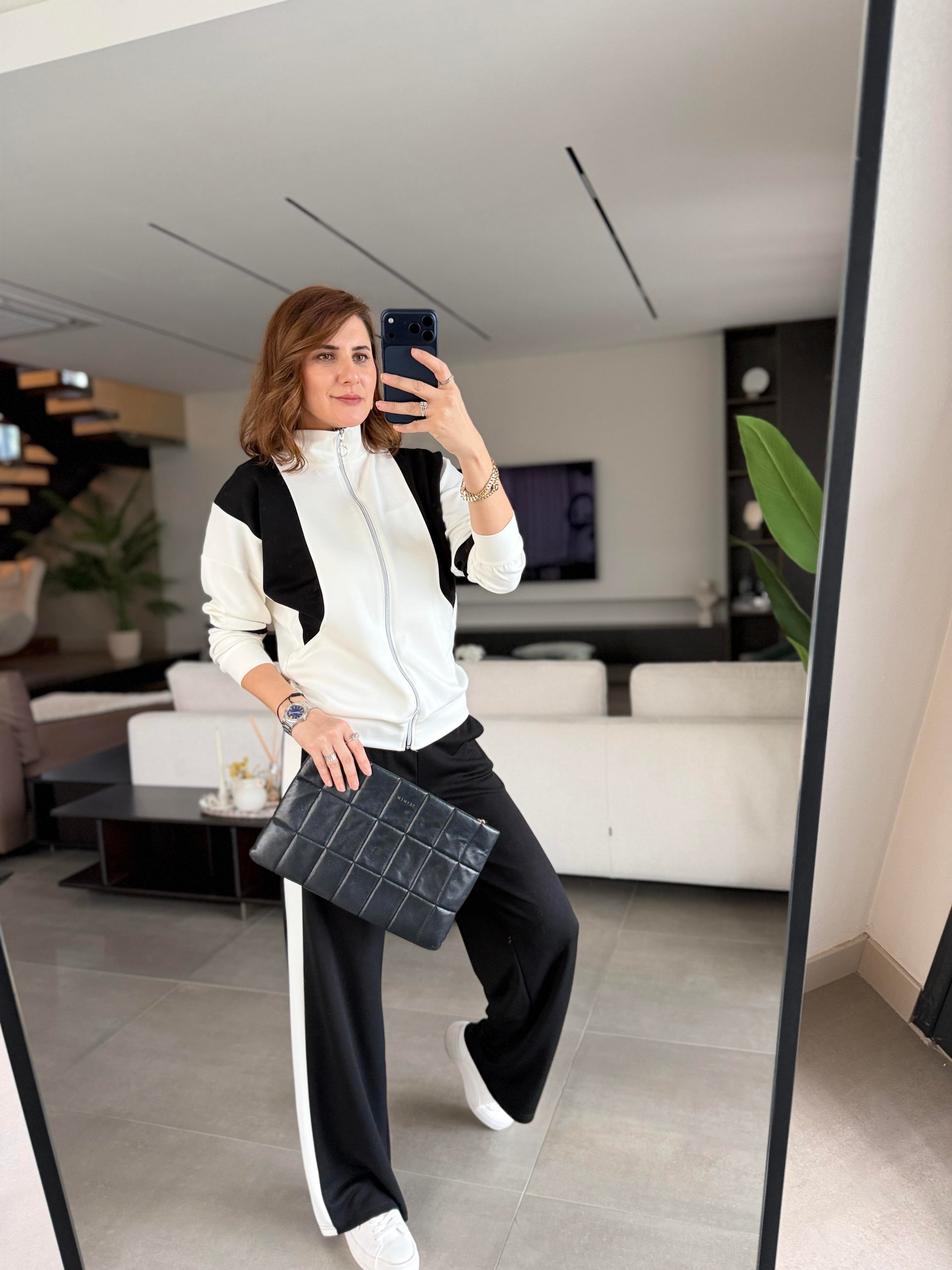 Siyah Lunda Şerit Detaylı Takım