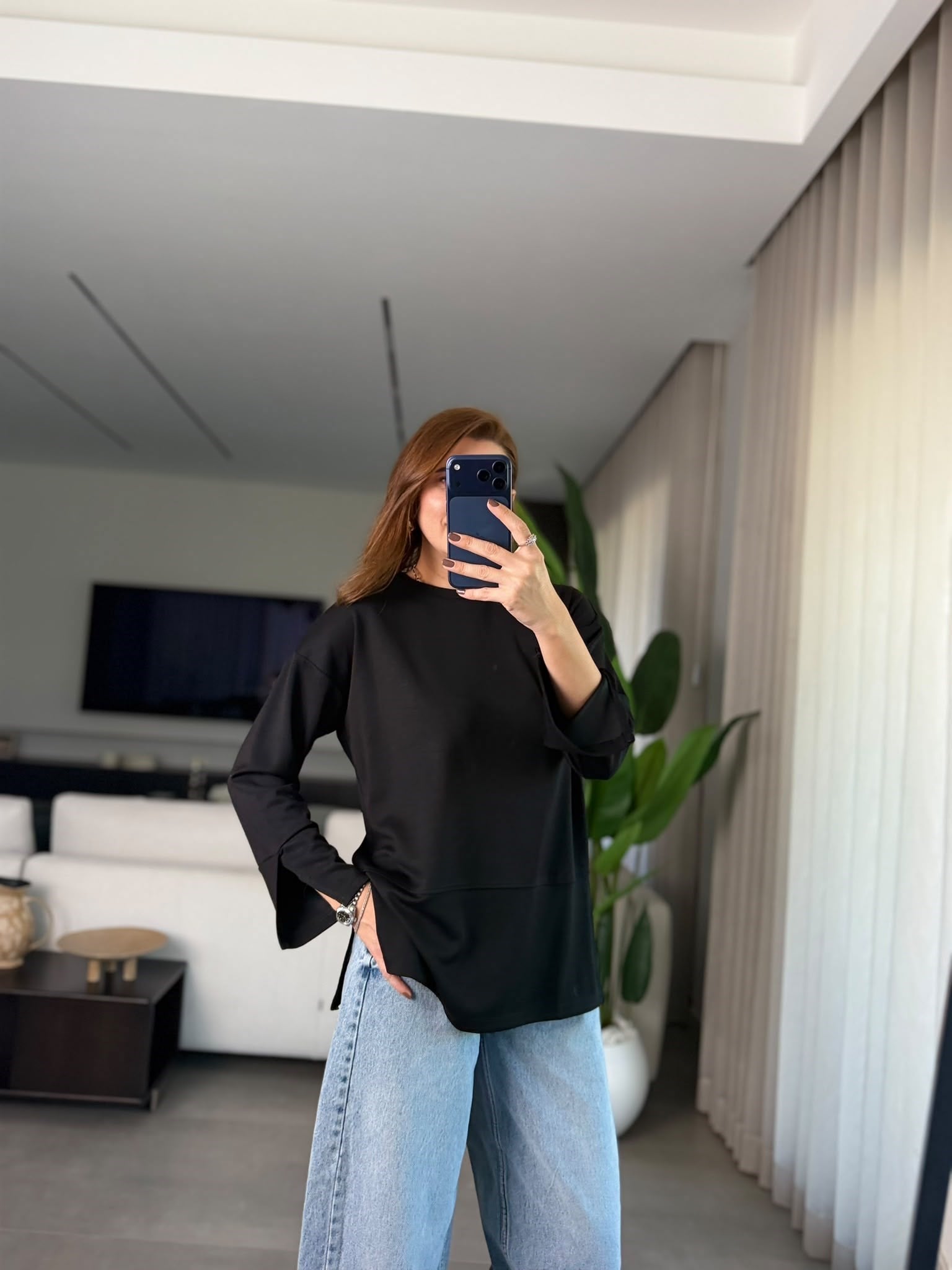 Siyah Manşet Yırtmaçlı Sweatshırt