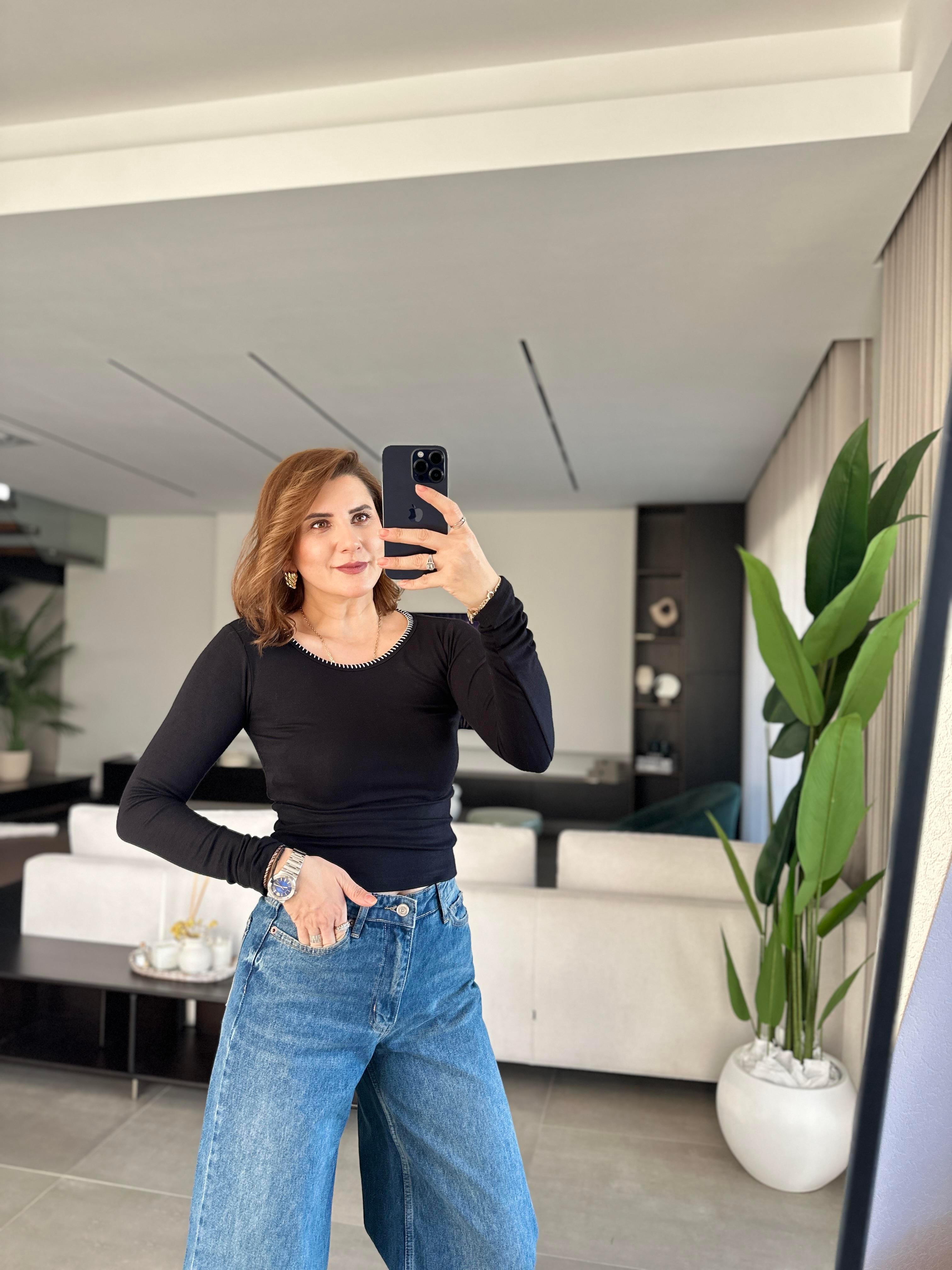 Siyah Mas Dikişli Bluz