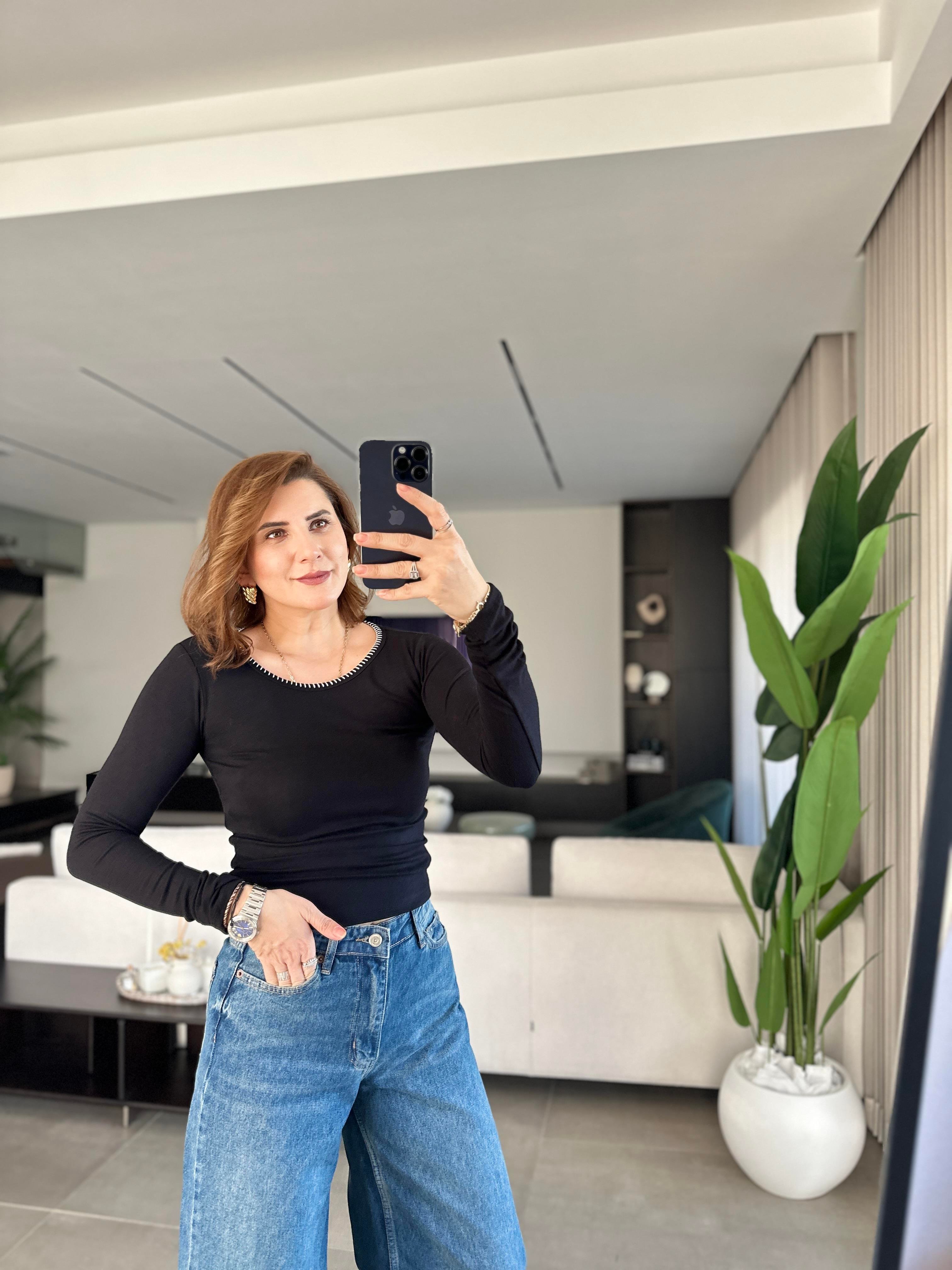 Siyah Mas Dikişli Bluz