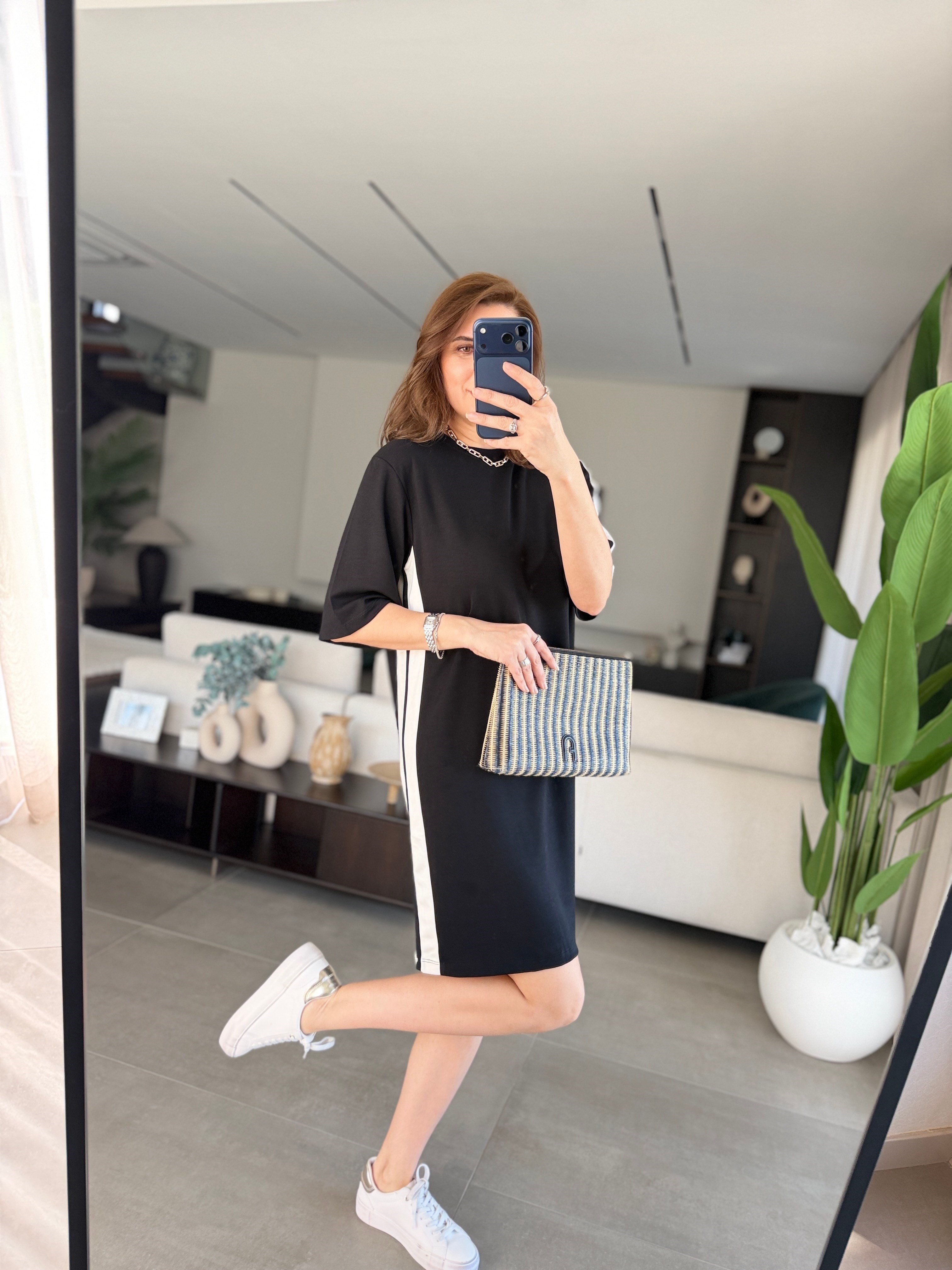 Siyah Modal Şeritli Midi Boy Elbise