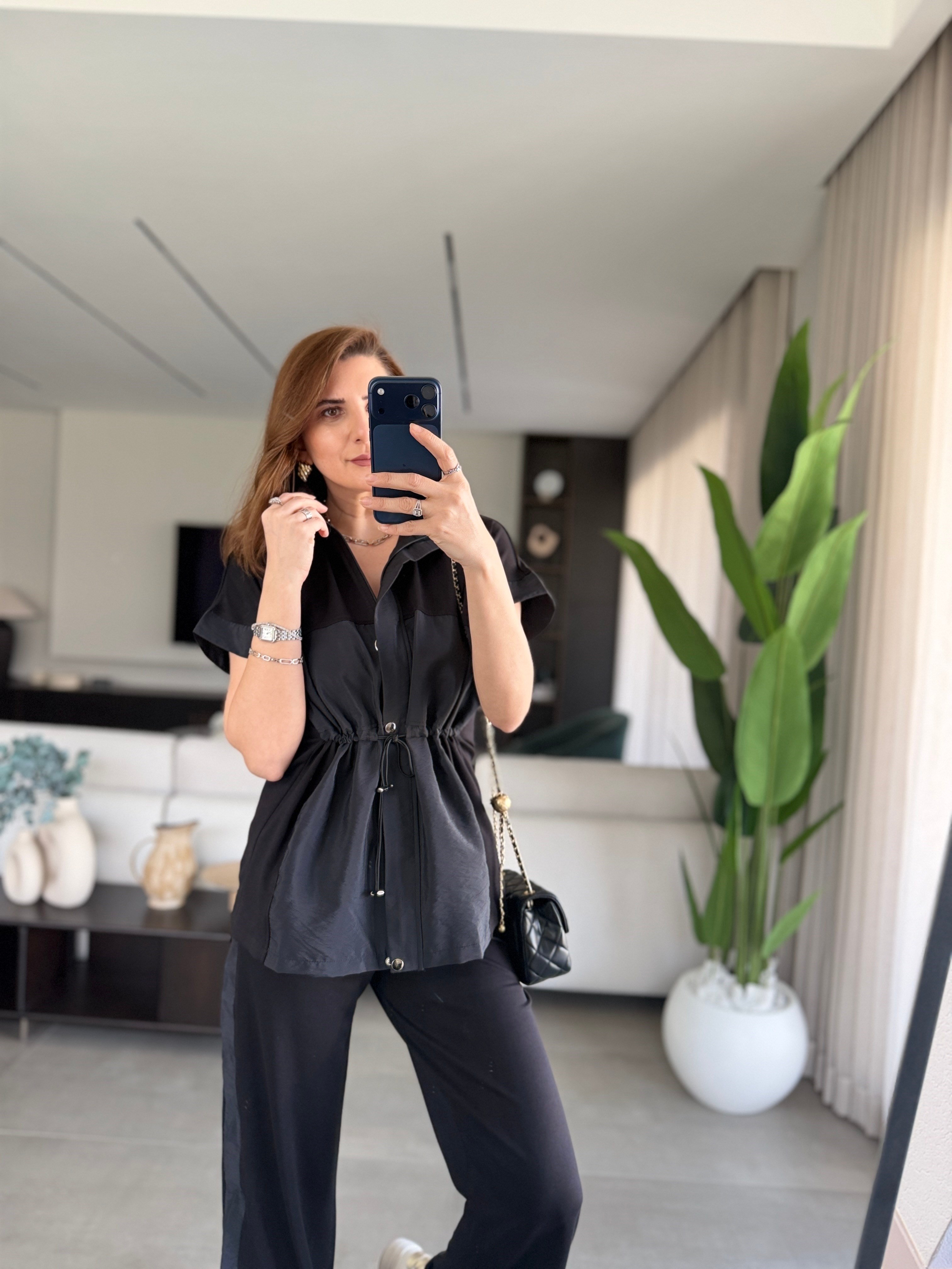 Siyah Modern Çizgi Detaylı Takım