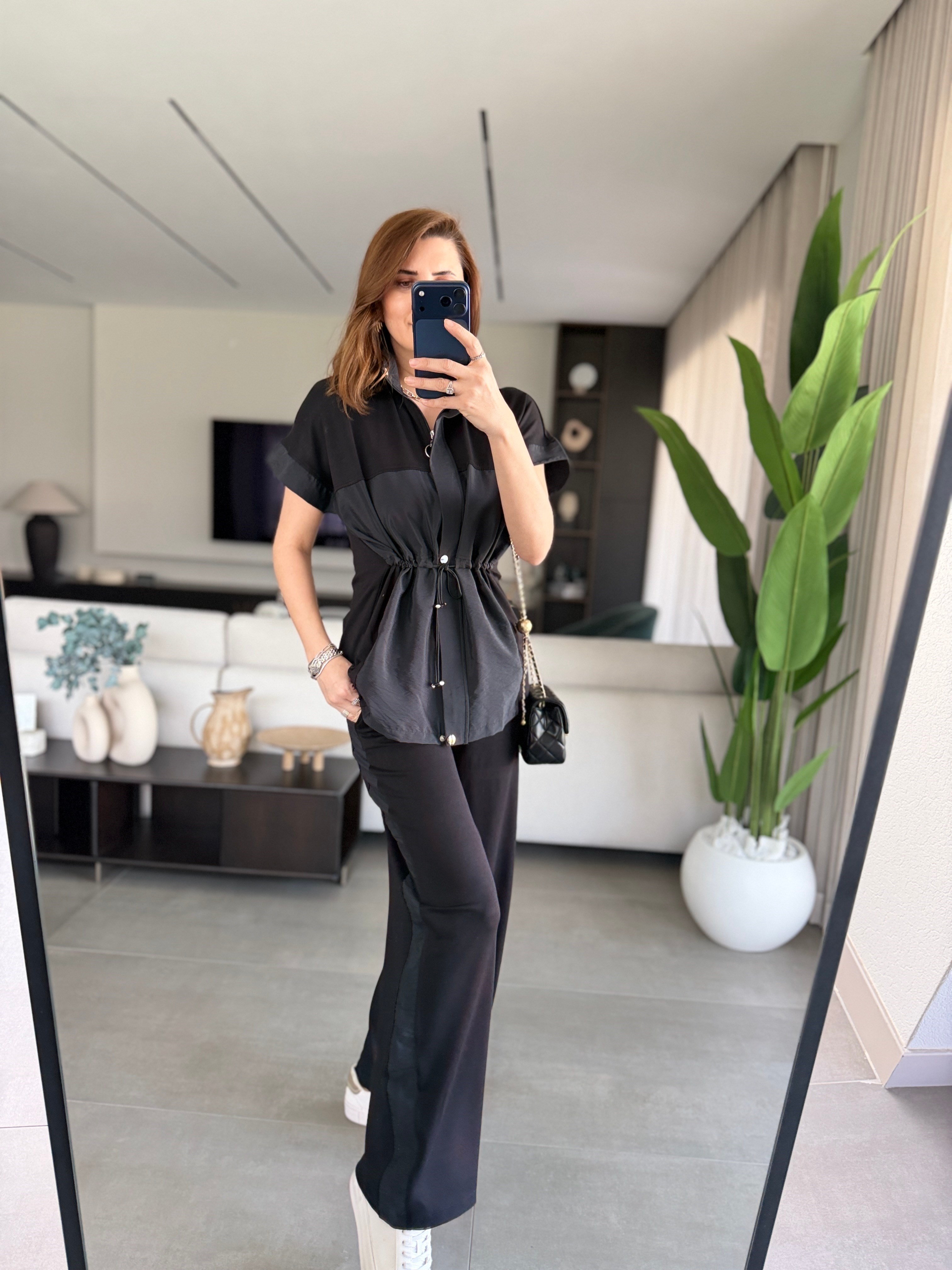 Siyah Modern Çizgi Detaylı Takım