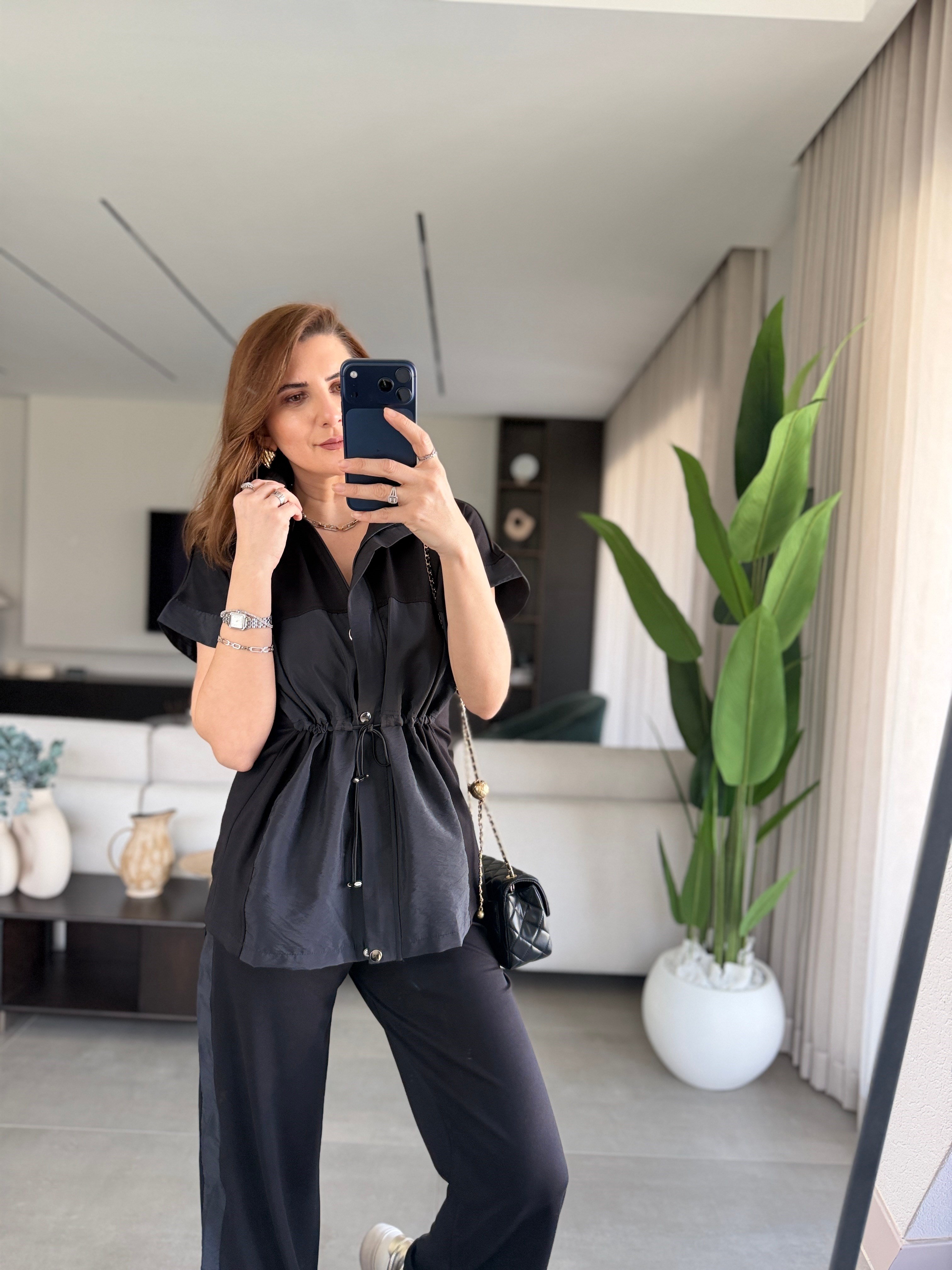 Siyah Modern Çizgi Detaylı Takım