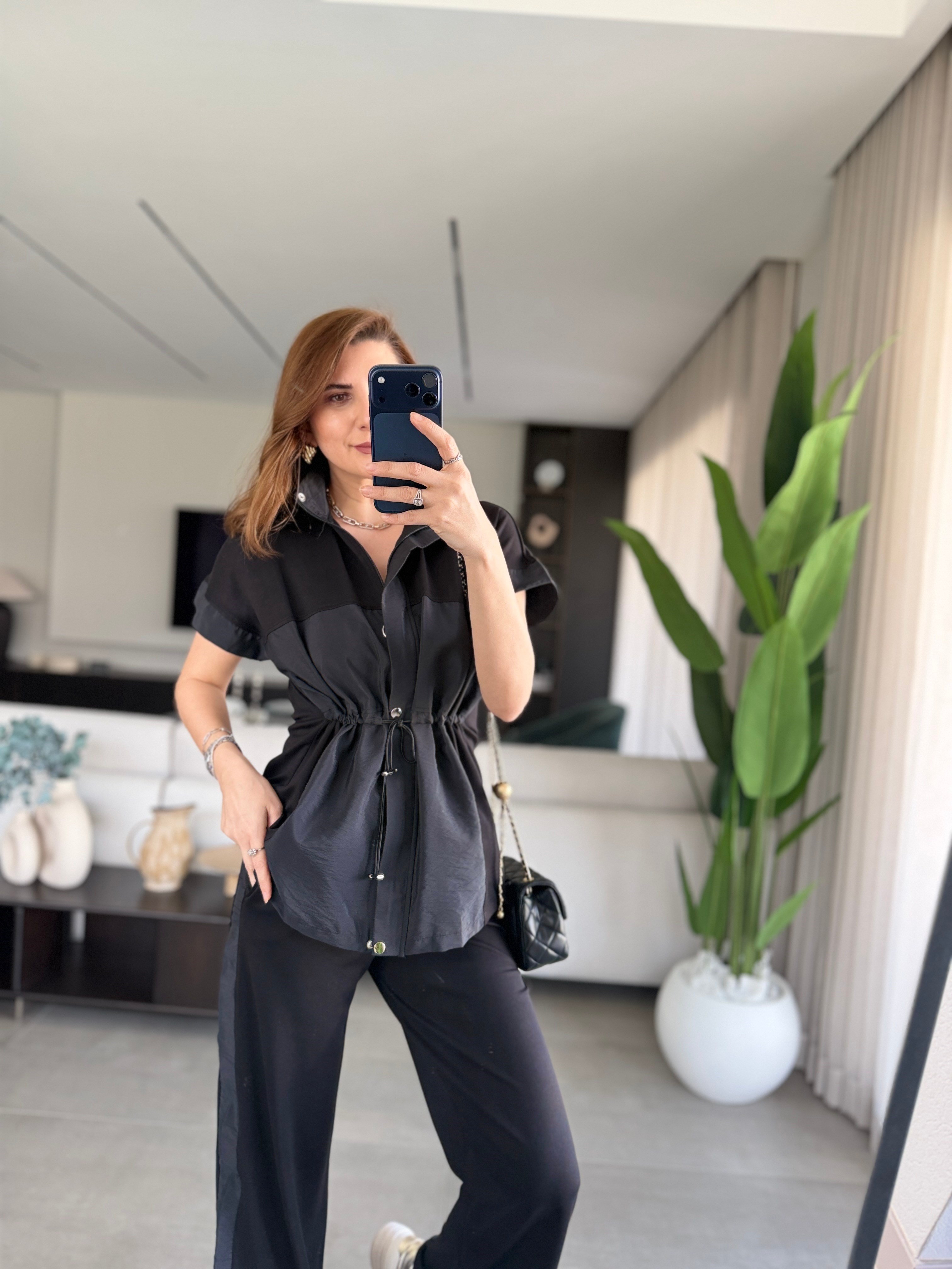 Siyah Modern Çizgi Detaylı Takım