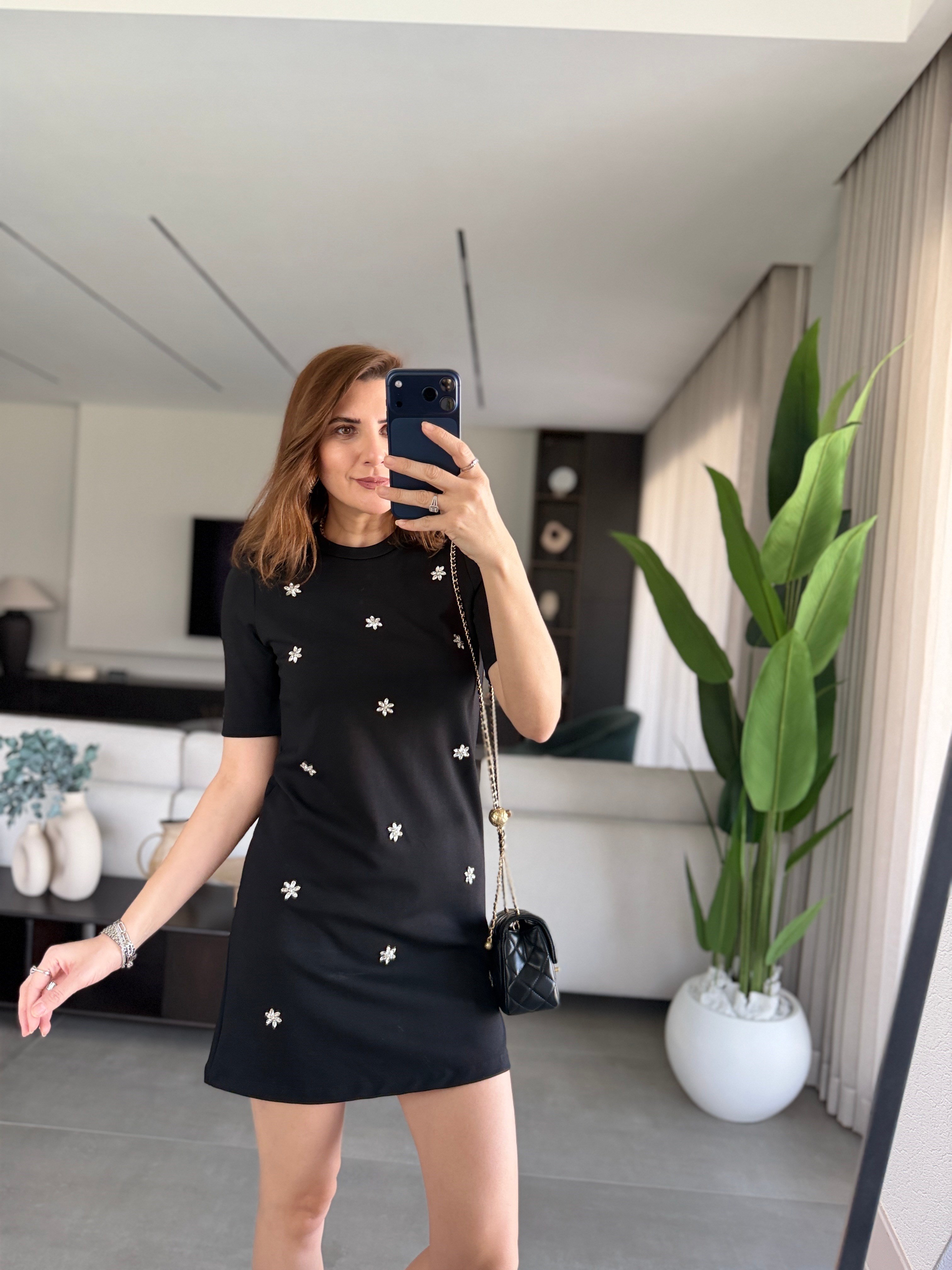 Siyah Önü Çiçek Taşlı Elbise