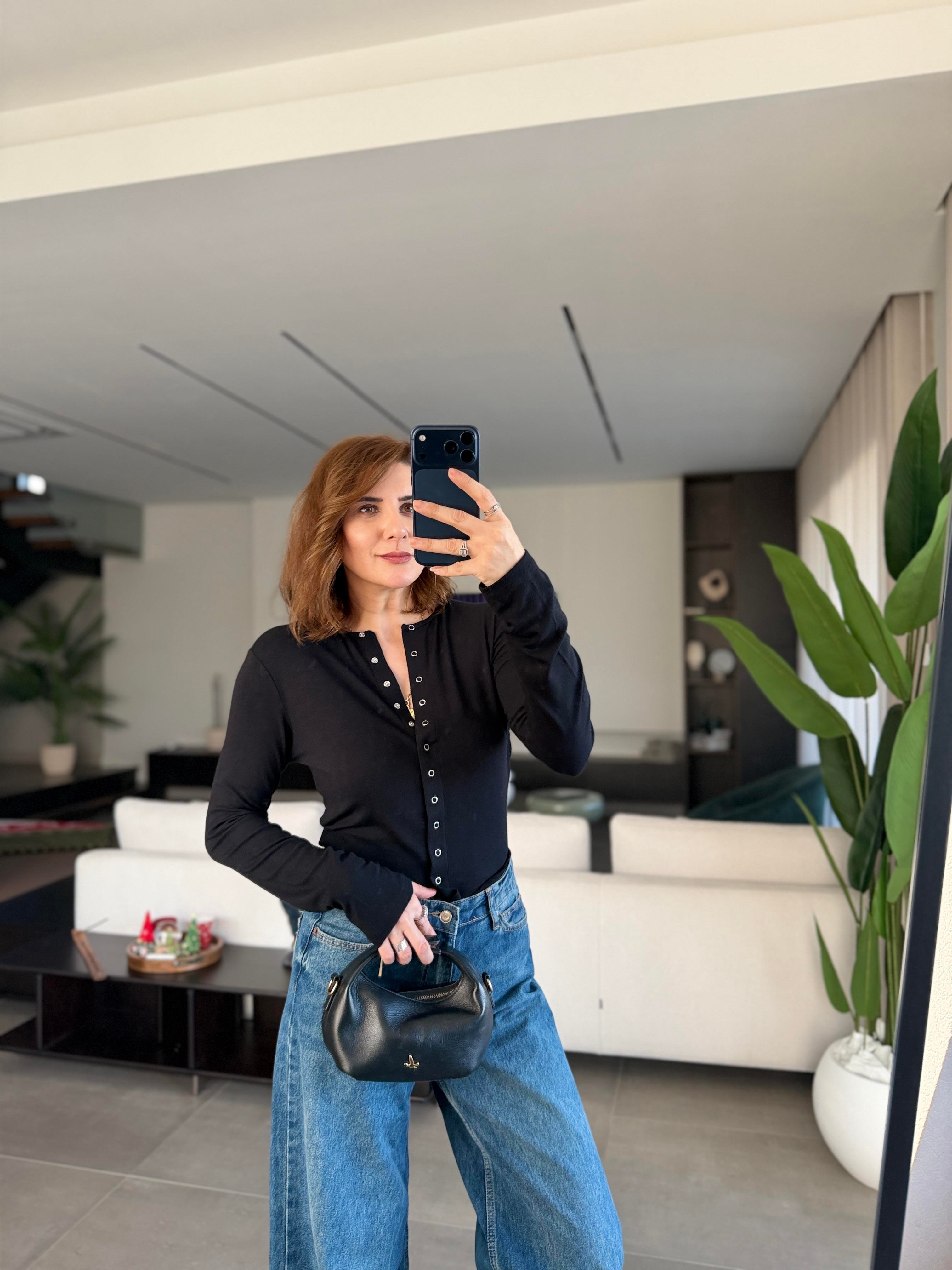 Siyah Önü Çıtçıtlı Buzzy Bluz