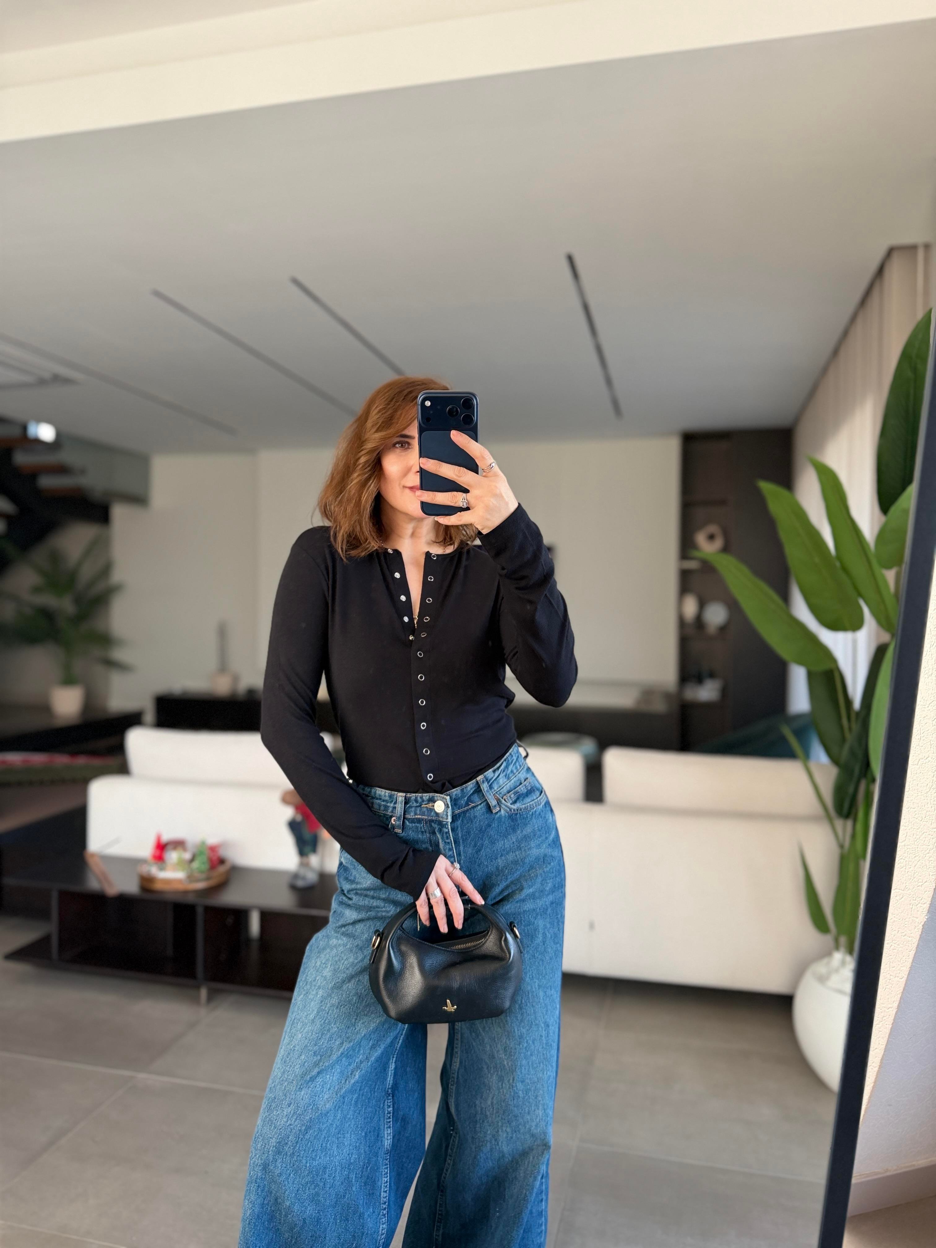 Siyah Önü Çıtçıtlı Buzzy Bluz