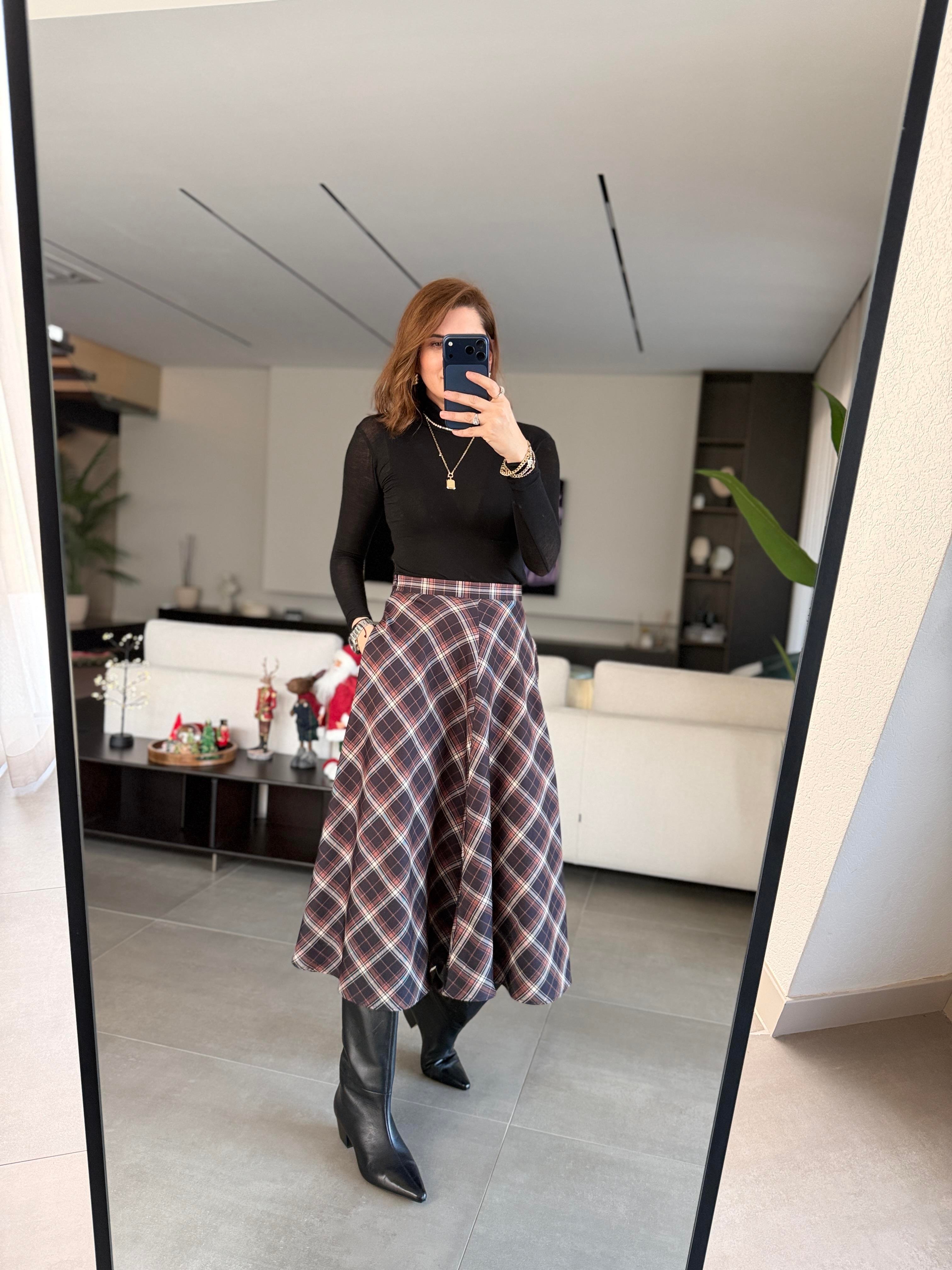 Siyah Parçalı Ekoseli Etek