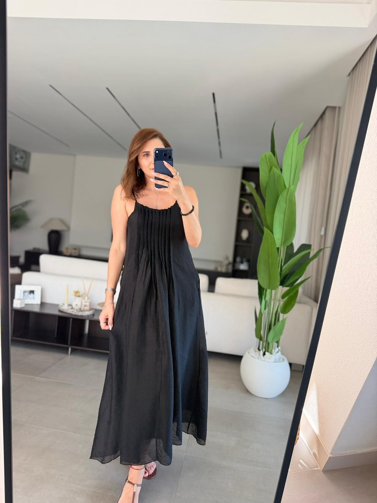 Siyah Pliseli Askılı Elbise