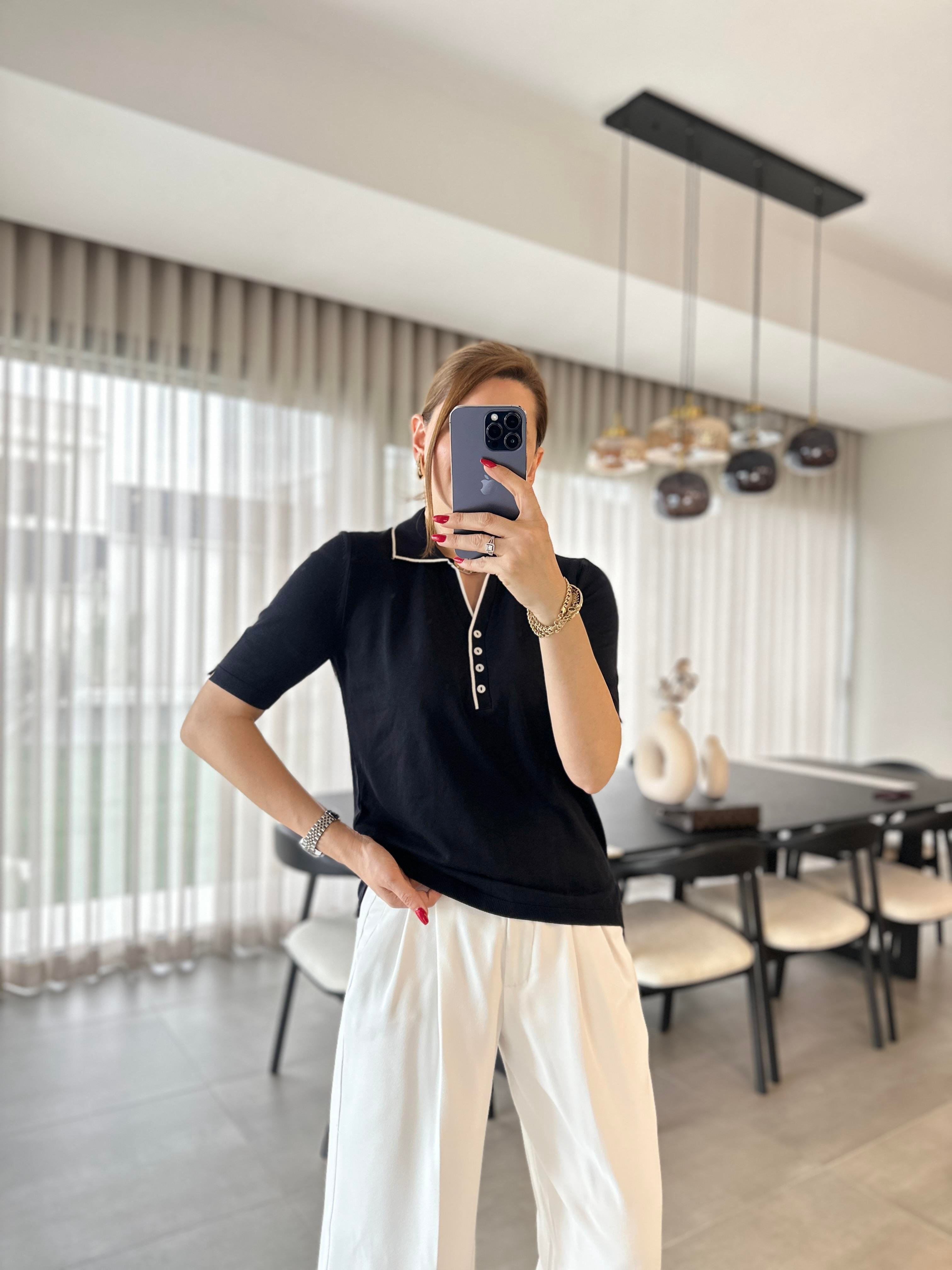 Siyah Polo Yaka Düğmeli Yarım Kol Bluz
