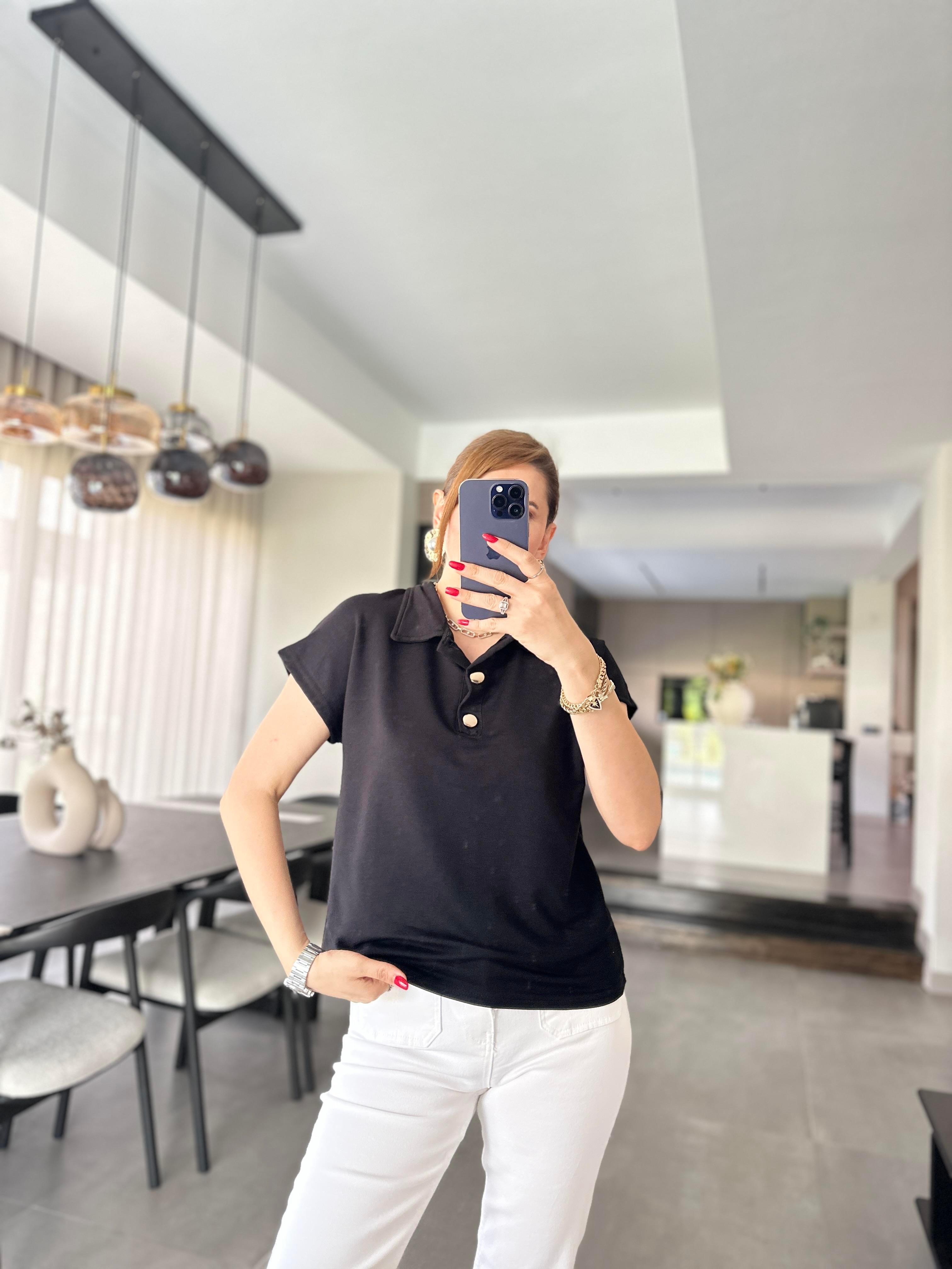 Siyah Polo Yaka Gold Düğmeli T-shirt