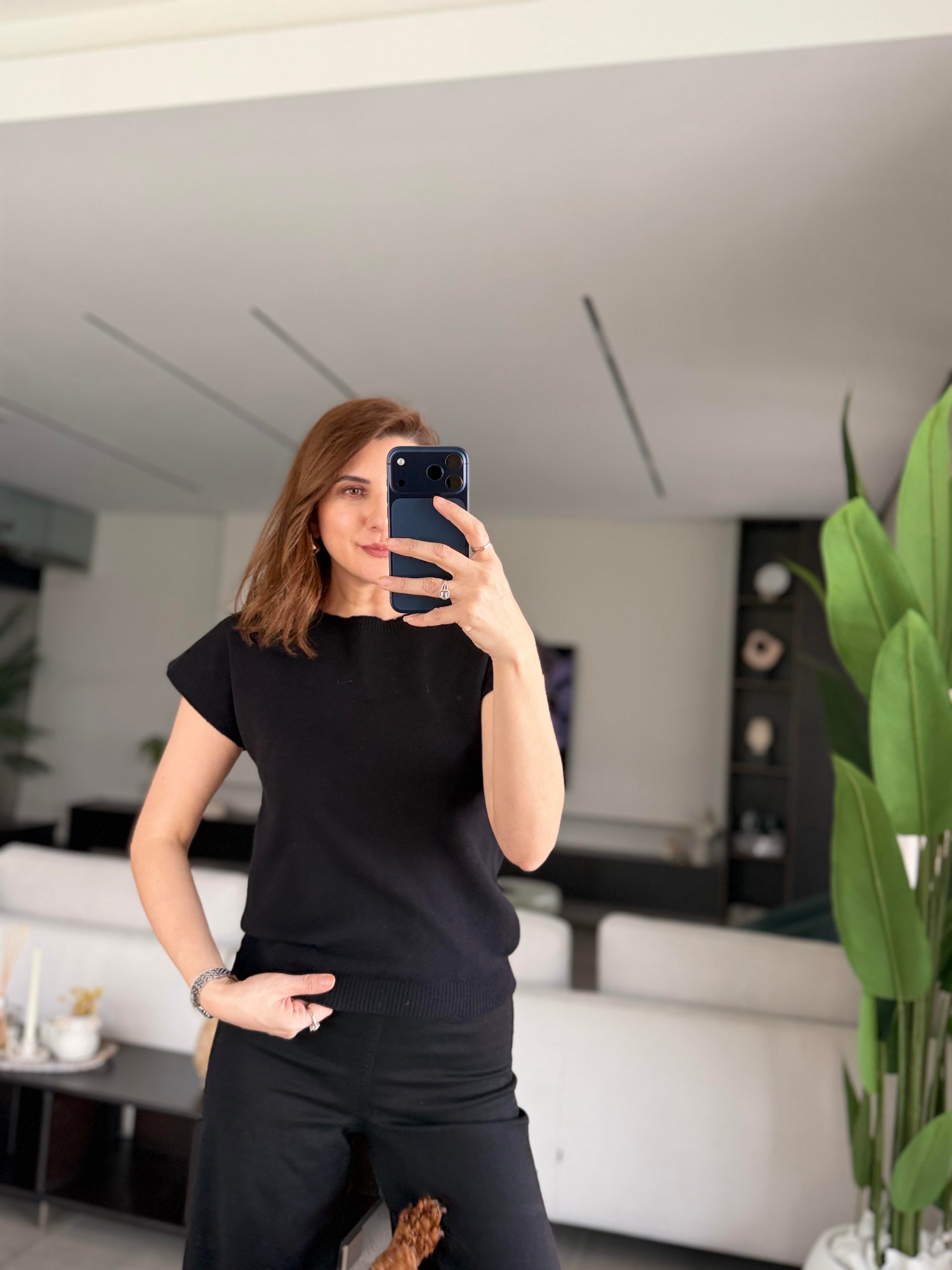 Siyah  Sıfır Kol Triko Bluz