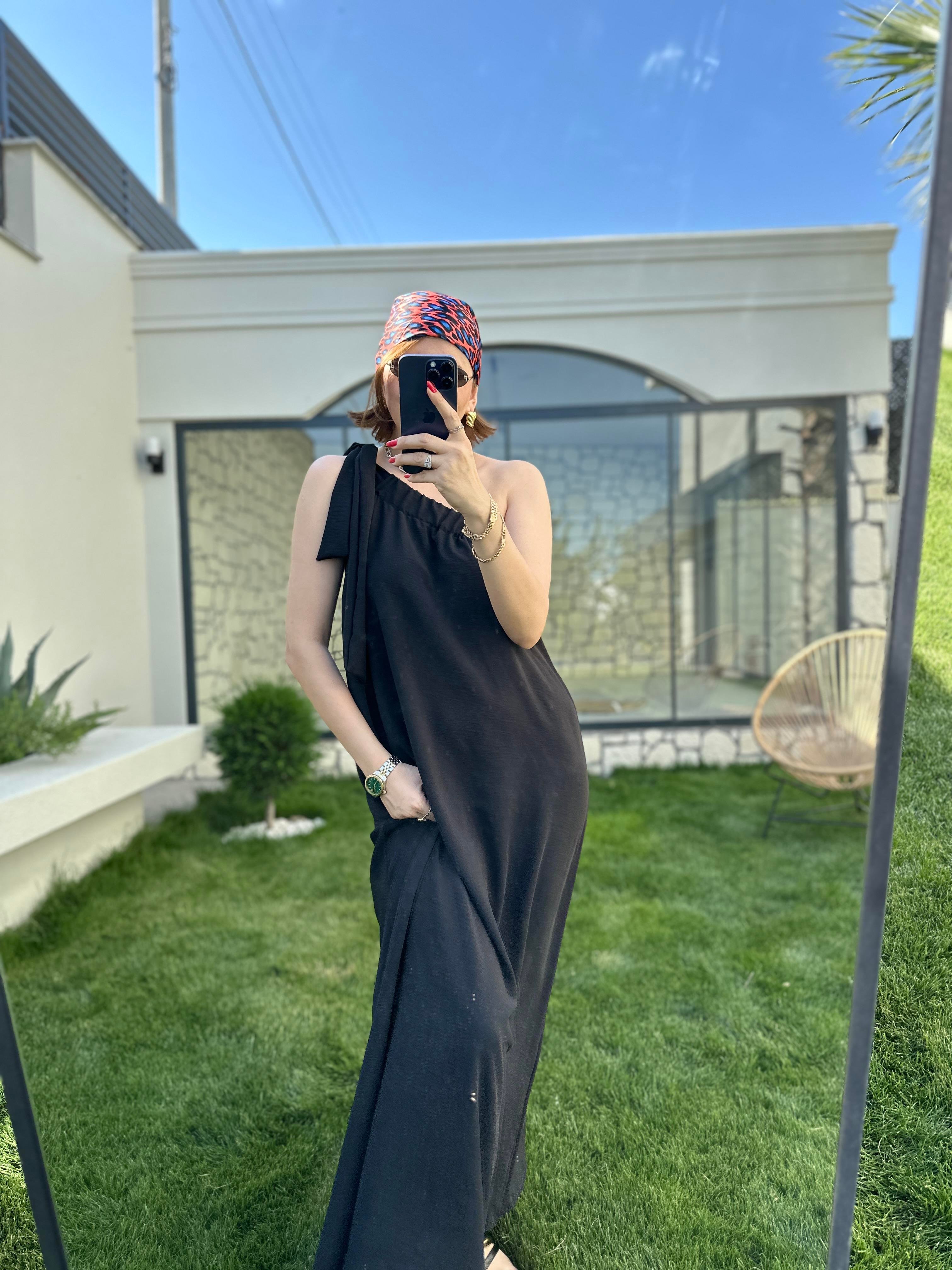 Siyah Tek Omuz Elbise