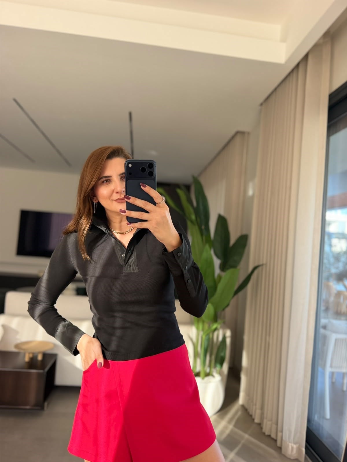 Siyah Yaka Çıtçıtlı Fitilli Bluz