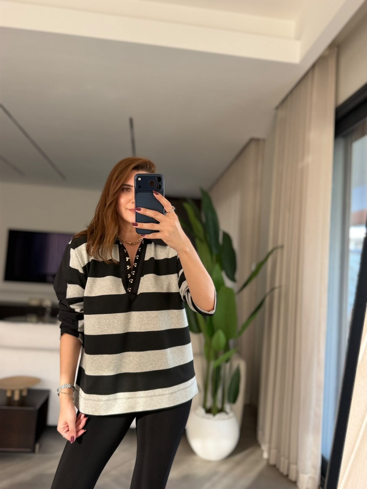 Siyah Yaka Manşet Çizgili Sweatshırt