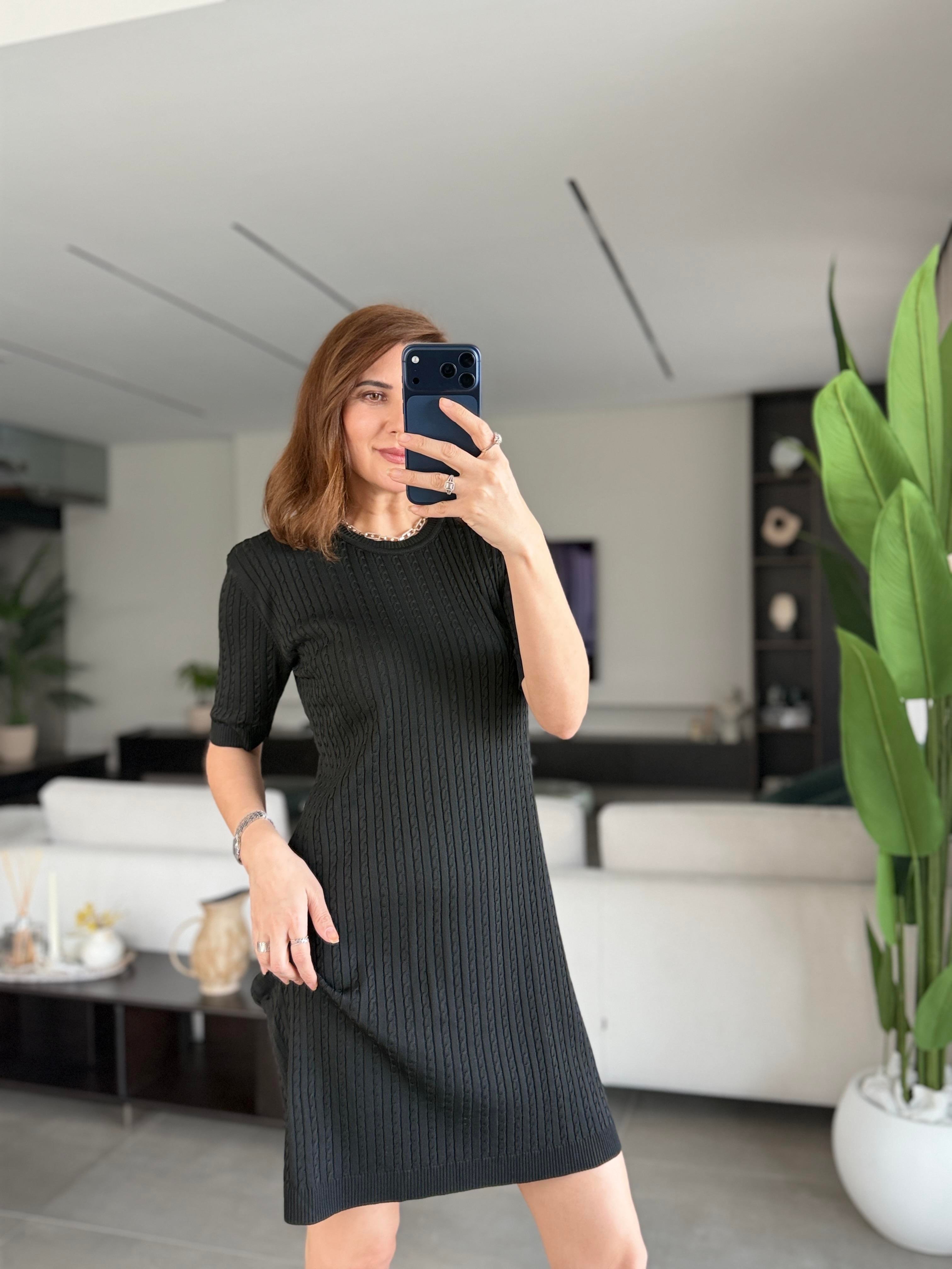 Siyah Yarım Kol Triko Elbise