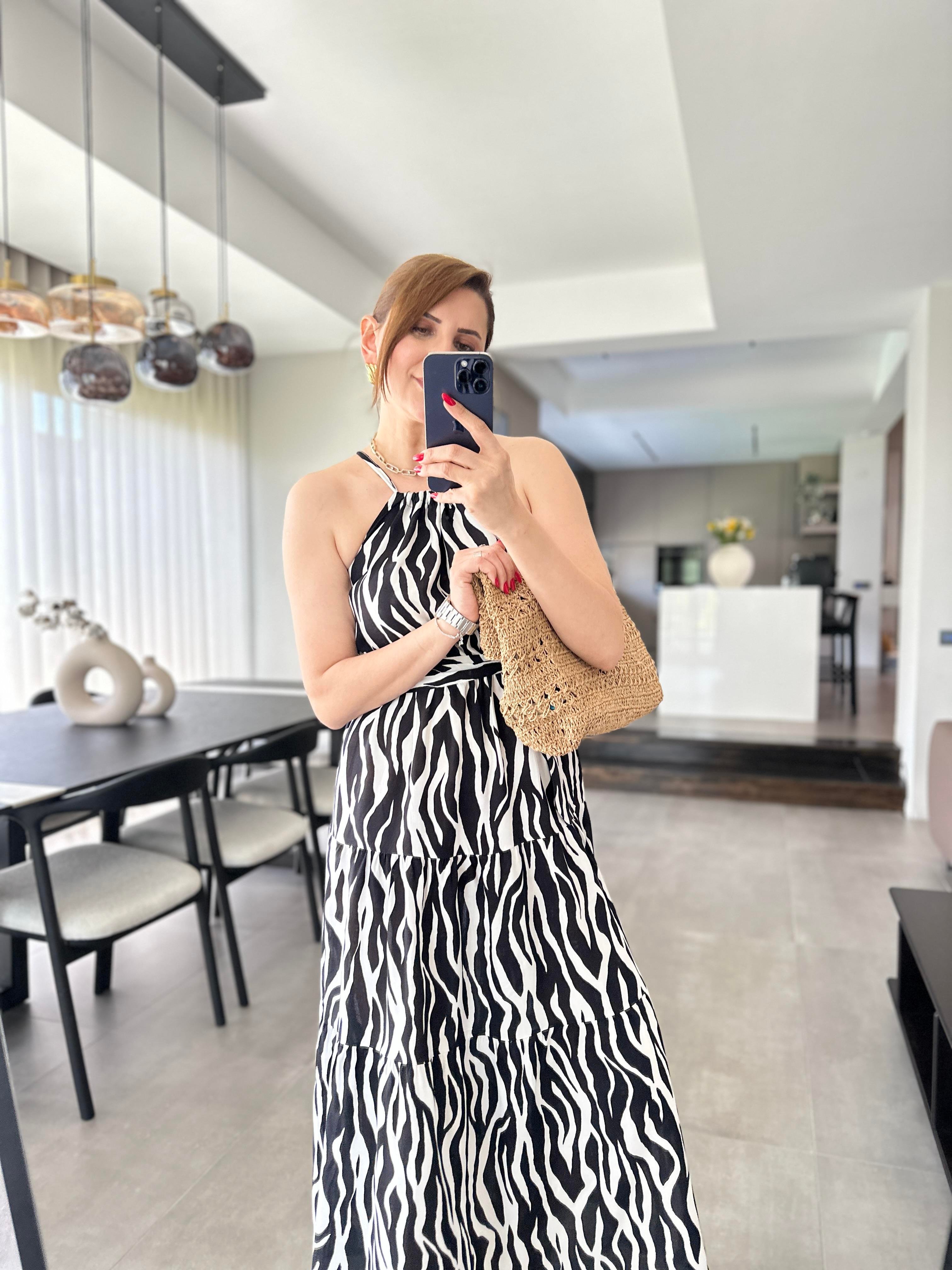 Siyah Zebra Desenli Boyundan Bağlamalı Elbise