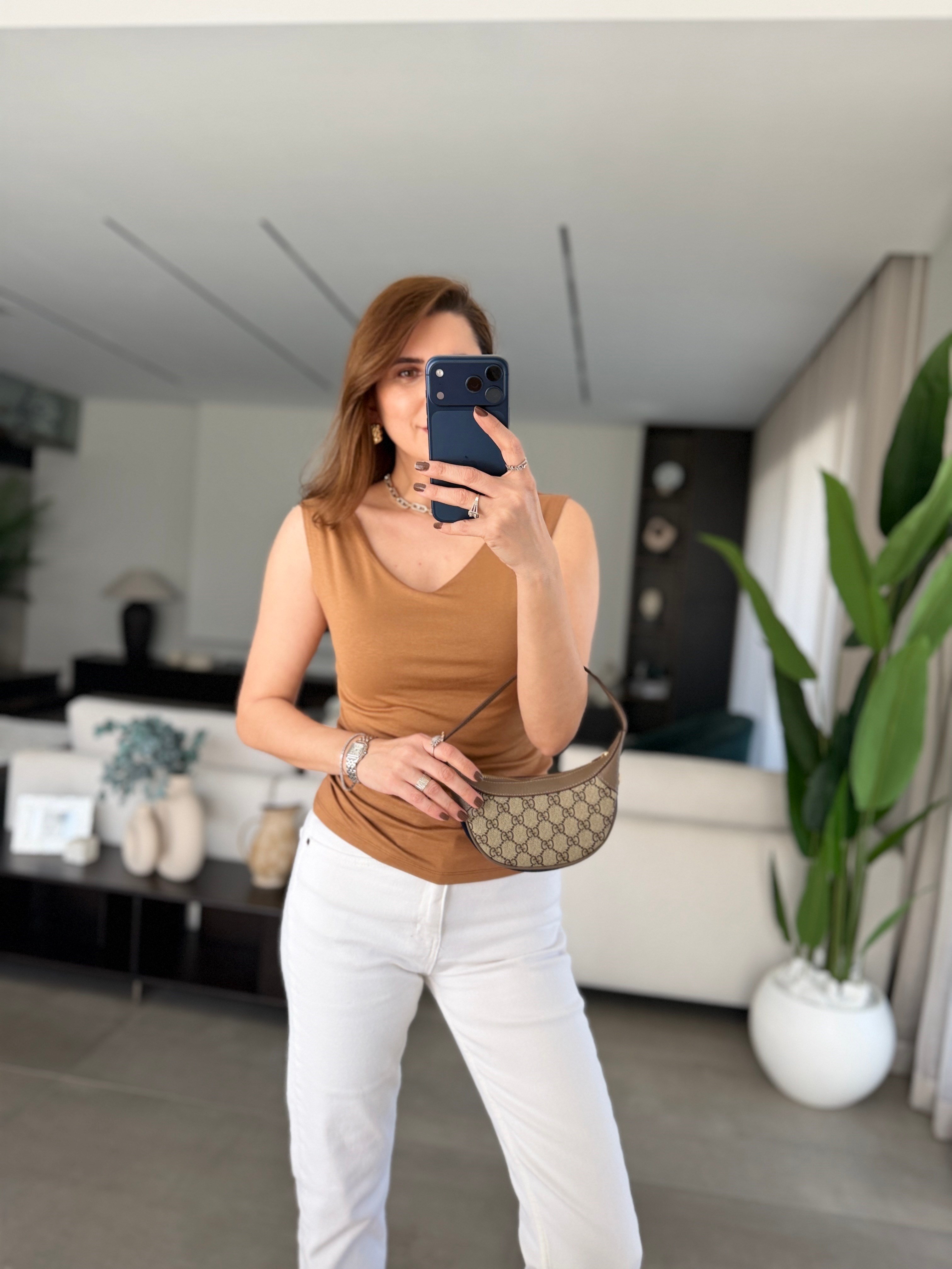 Taba Ön ve Arka V Yaka Atlet