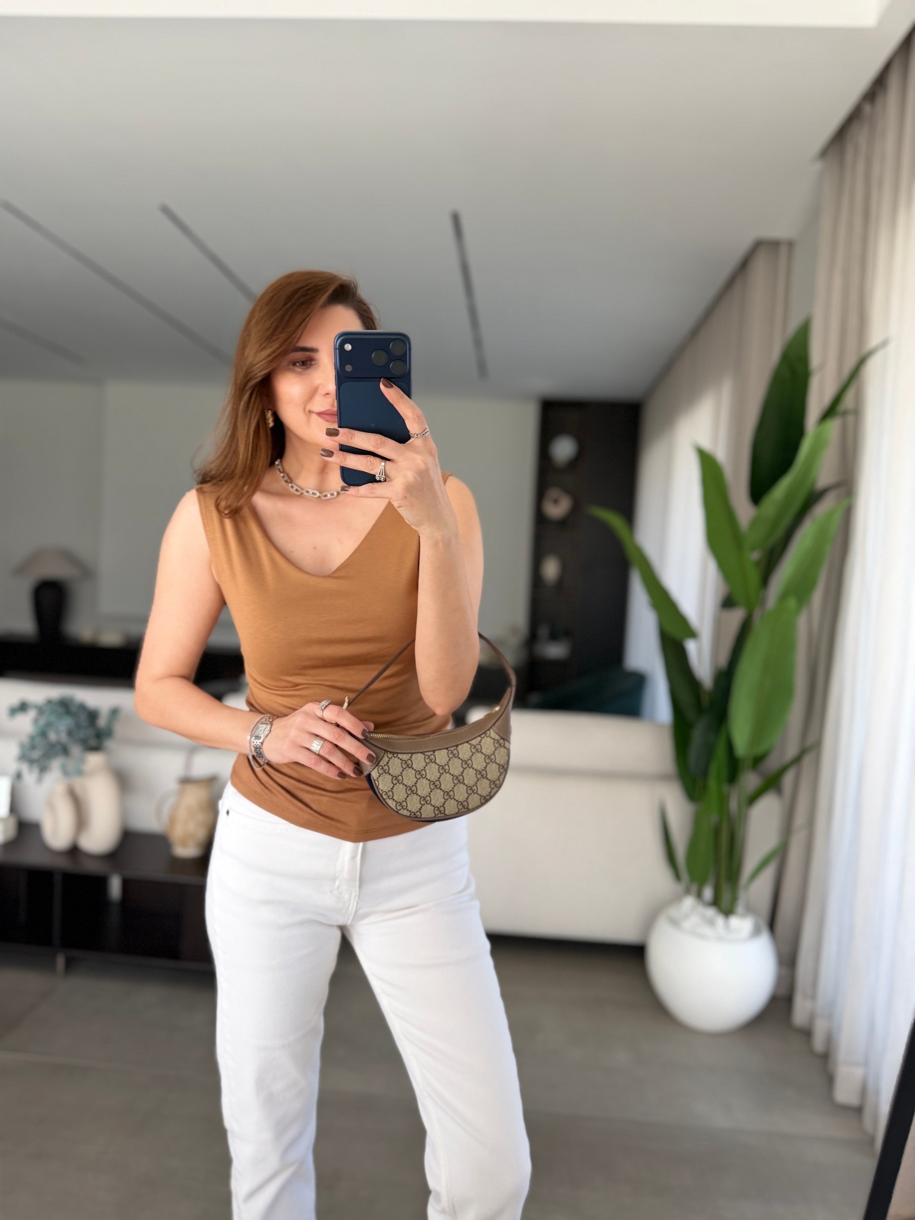 Taba Ön ve Arka V Yaka Atlet