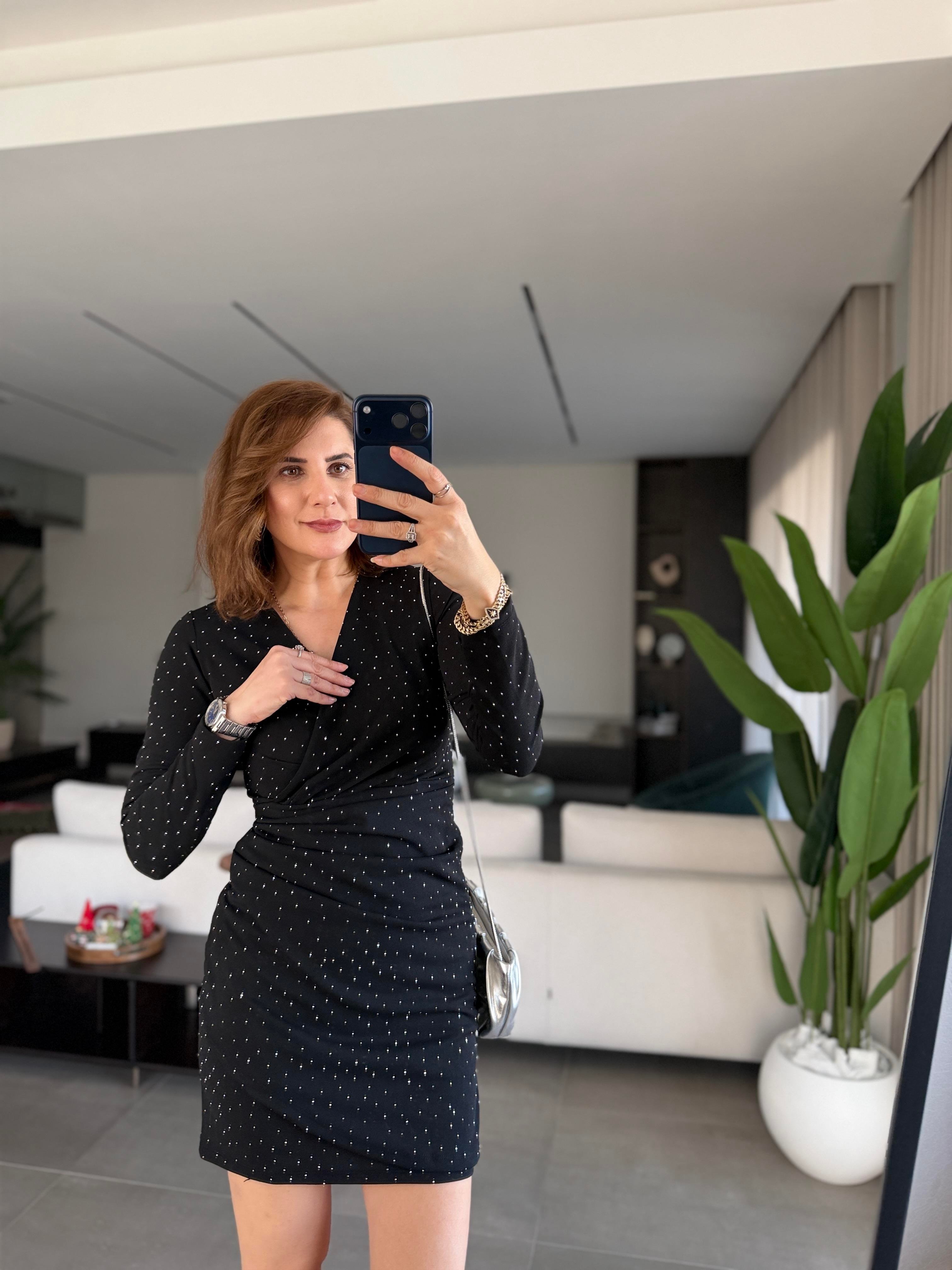 Taşlı V Yaka Drapeli Elbise