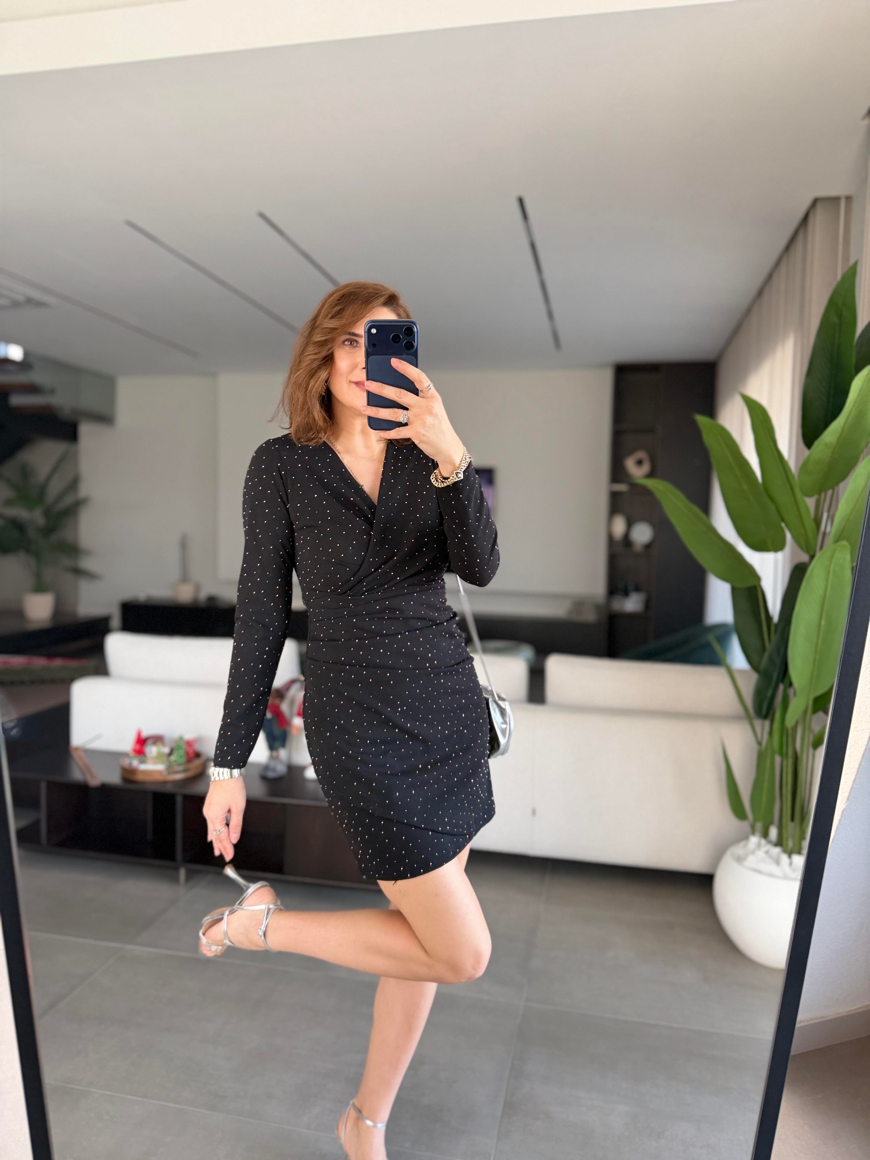 Taşlı V Yaka Drapeli Elbise