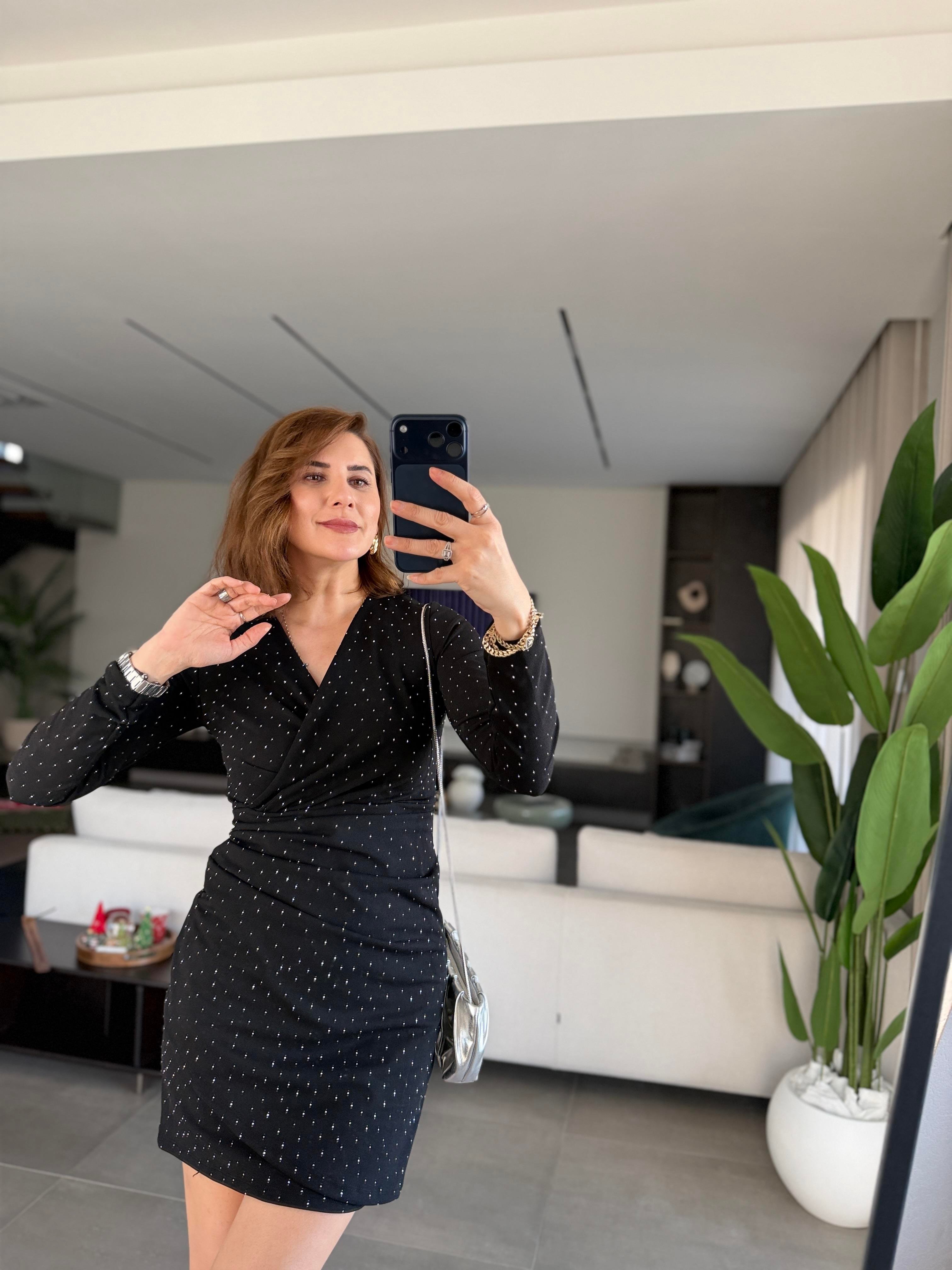 Taşlı V Yaka Drapeli Elbise