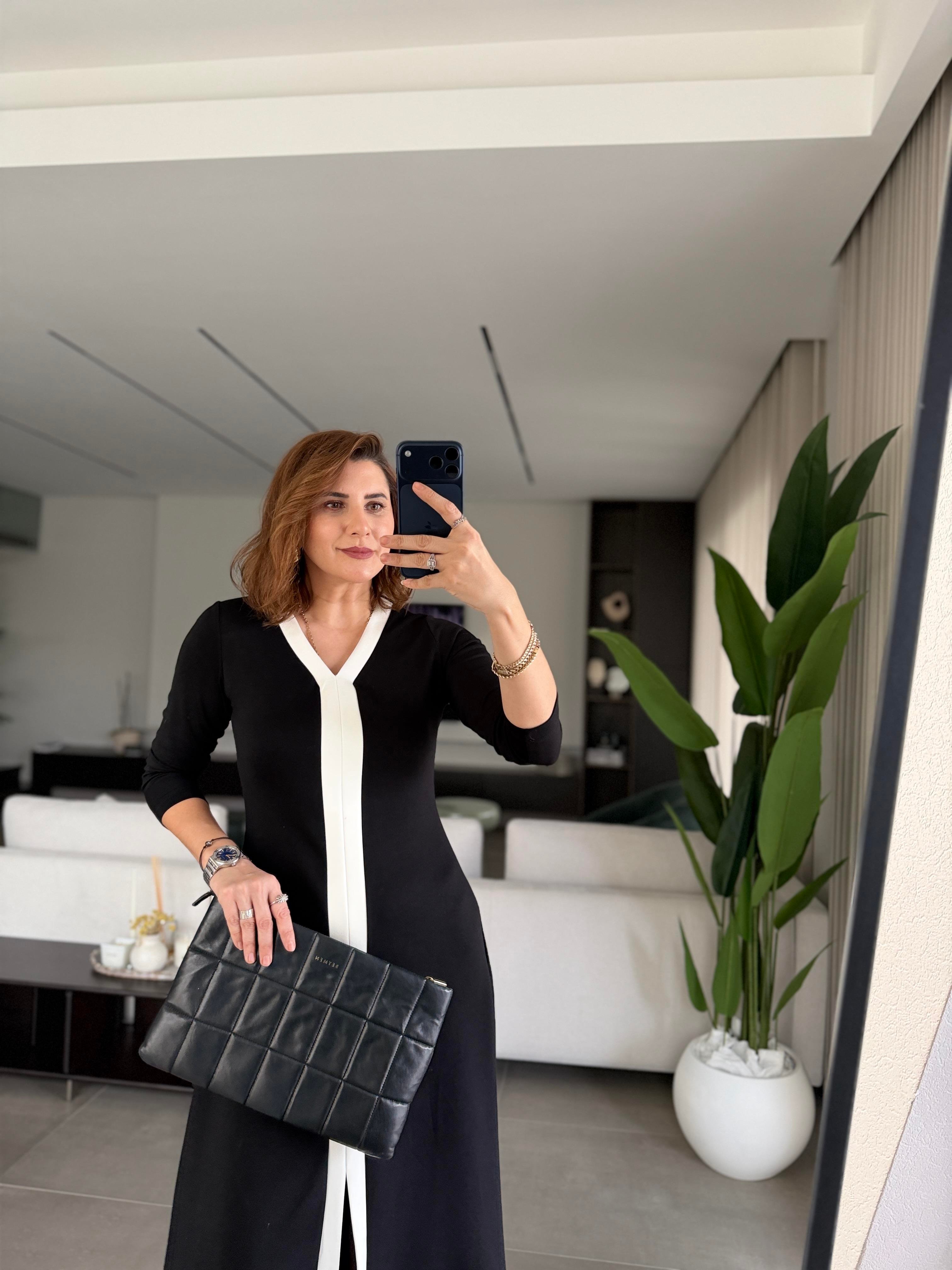 V Yaka Şerit Garnili Elbise